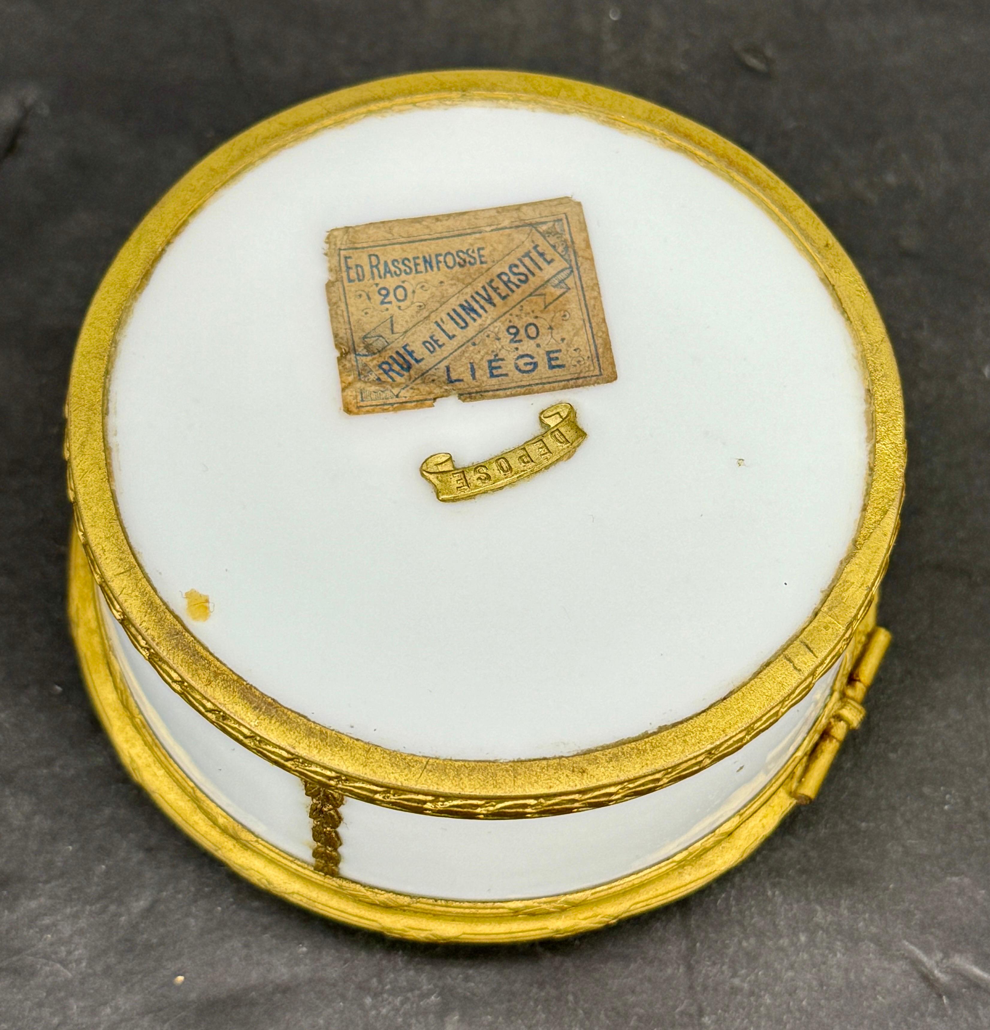 Mitte des 19. Jahrhunderts Französisch Porzellan vergoldet Trinket Schmuck-Box im Angebot 9