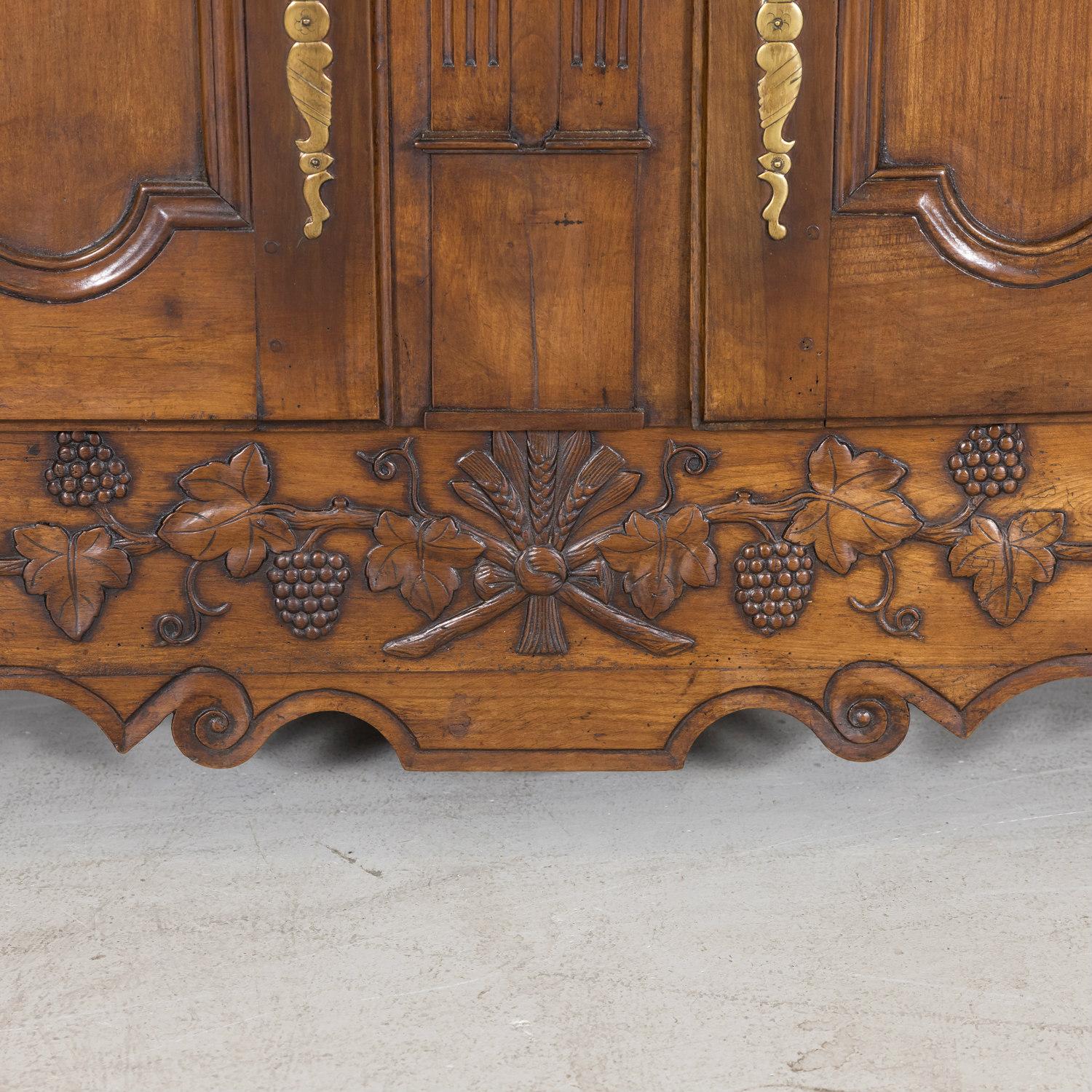 Mid-19th Century French Provincial Louis XV Style Cherry Buffet Nantais For Sale 9