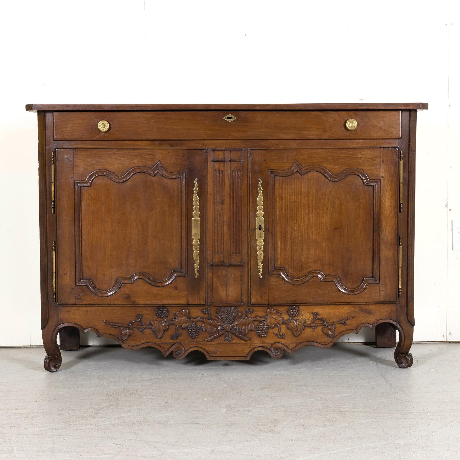 Mid-19th Century French Provincial Louis XV Style Cherry Buffet Nantais In Good Condition For Sale In Birmingham, AL