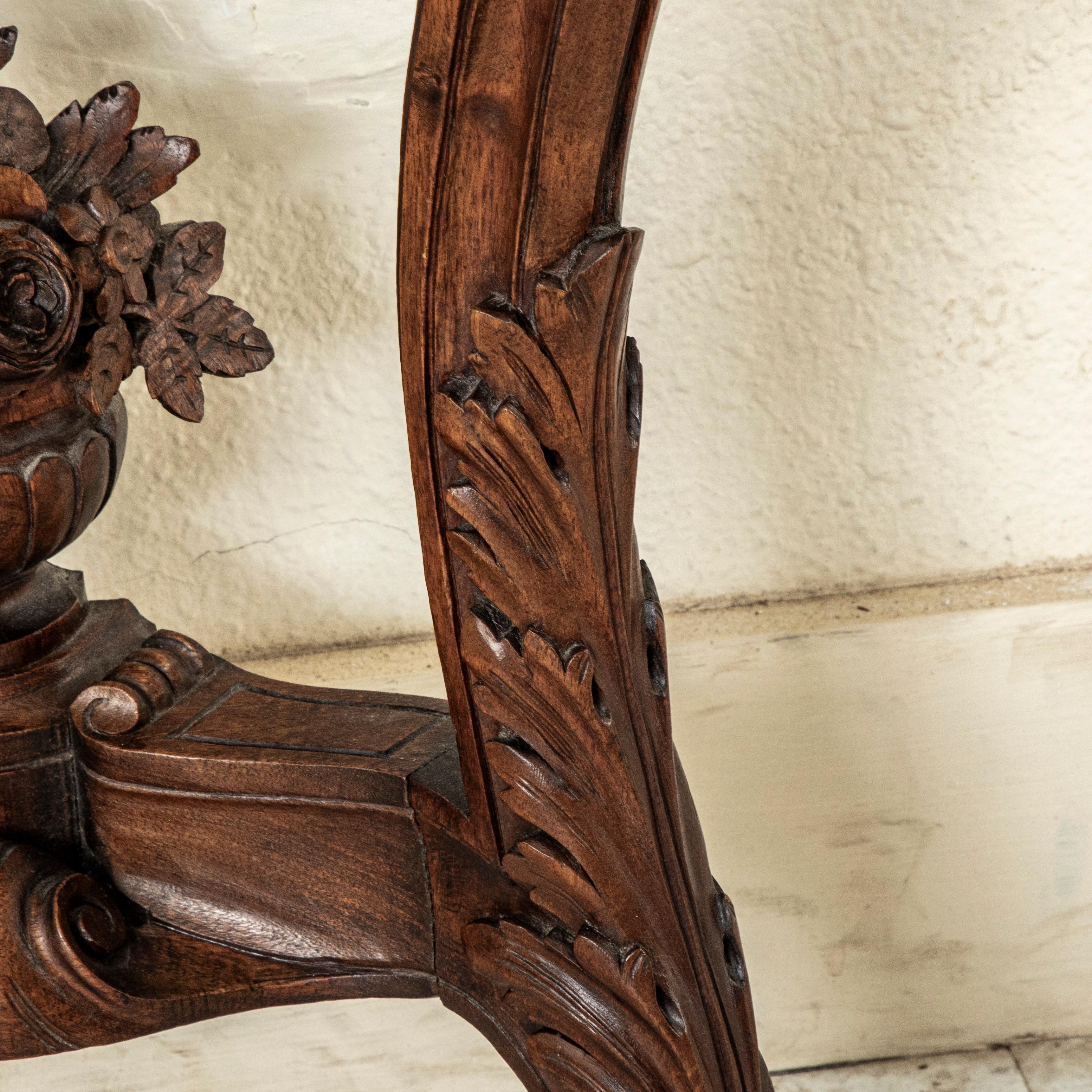 Table console en noyer sculpté à la main, marbre, style Régence française du milieu du 19e siècle en vente 1