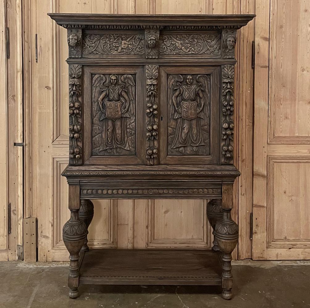 Mid-19th Century French Renaissance Raised Cabinet In Good Condition In Dallas, TX