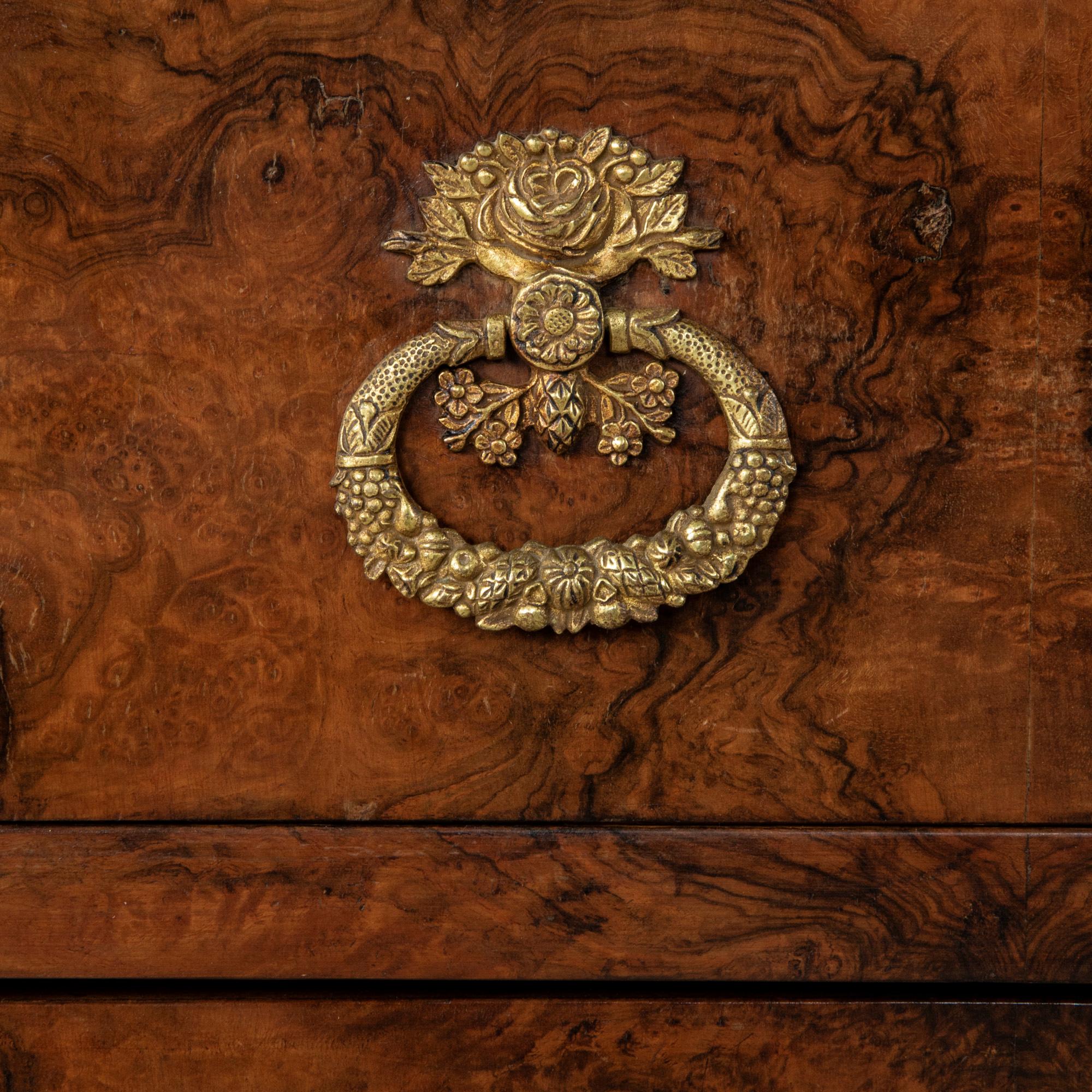 Mid-19th Century French Restauration Period Burl Walnut Chest of Drawers For Sale 9