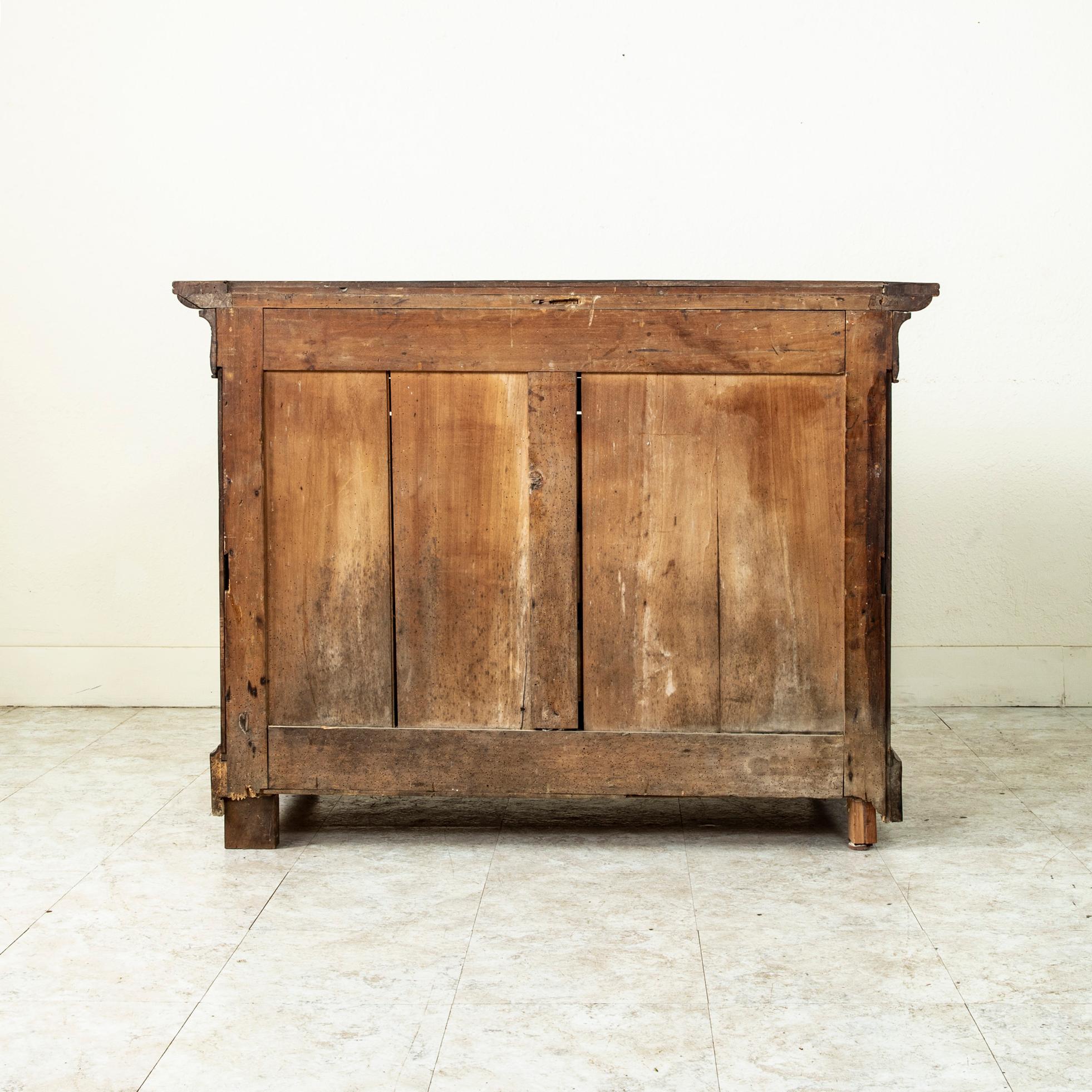 Mid-19th Century French Restauration Period Burl Walnut Chest of Drawers For Sale 1