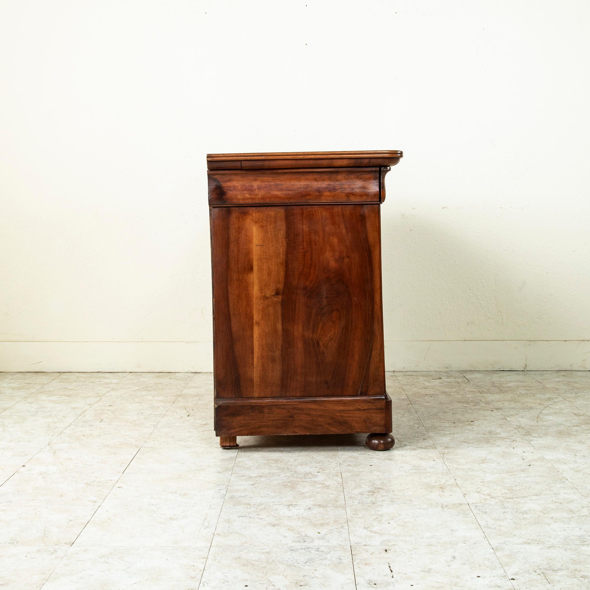 Mid-19th Century French Restauration Period Burl Walnut Chest of Drawers For Sale 2