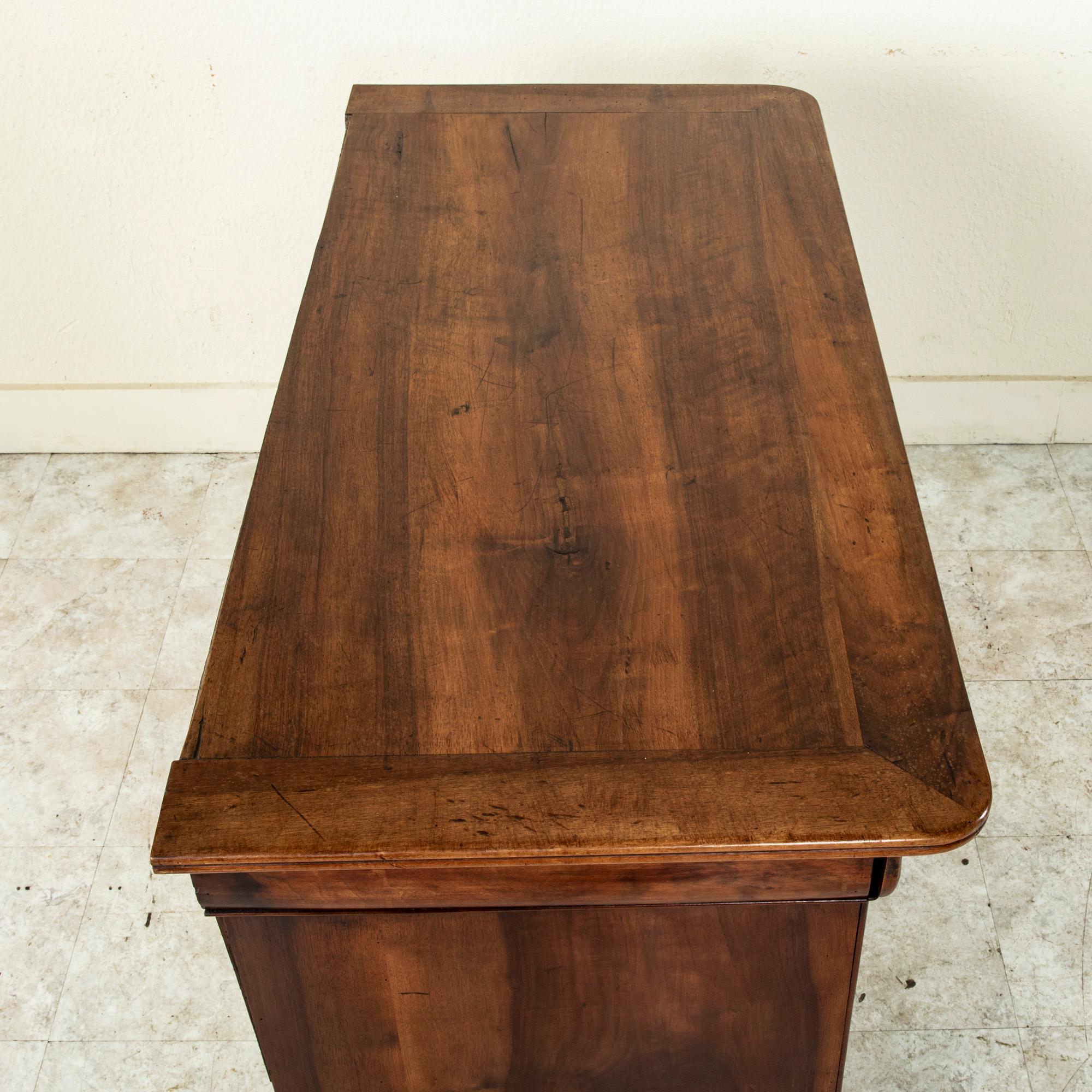 Mid-19th Century French Restauration Period Burl Walnut Chest of Drawers For Sale 5