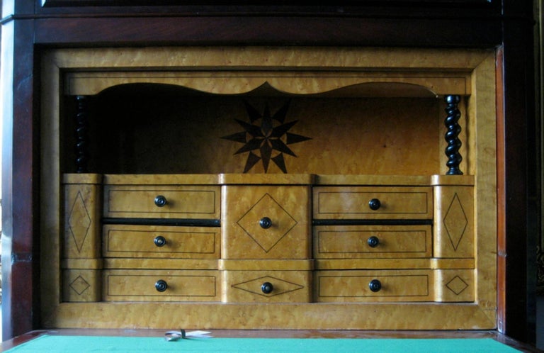 Mid-19th Century French Secretary Desk In Good Condition For Sale In Westmount, Quebec