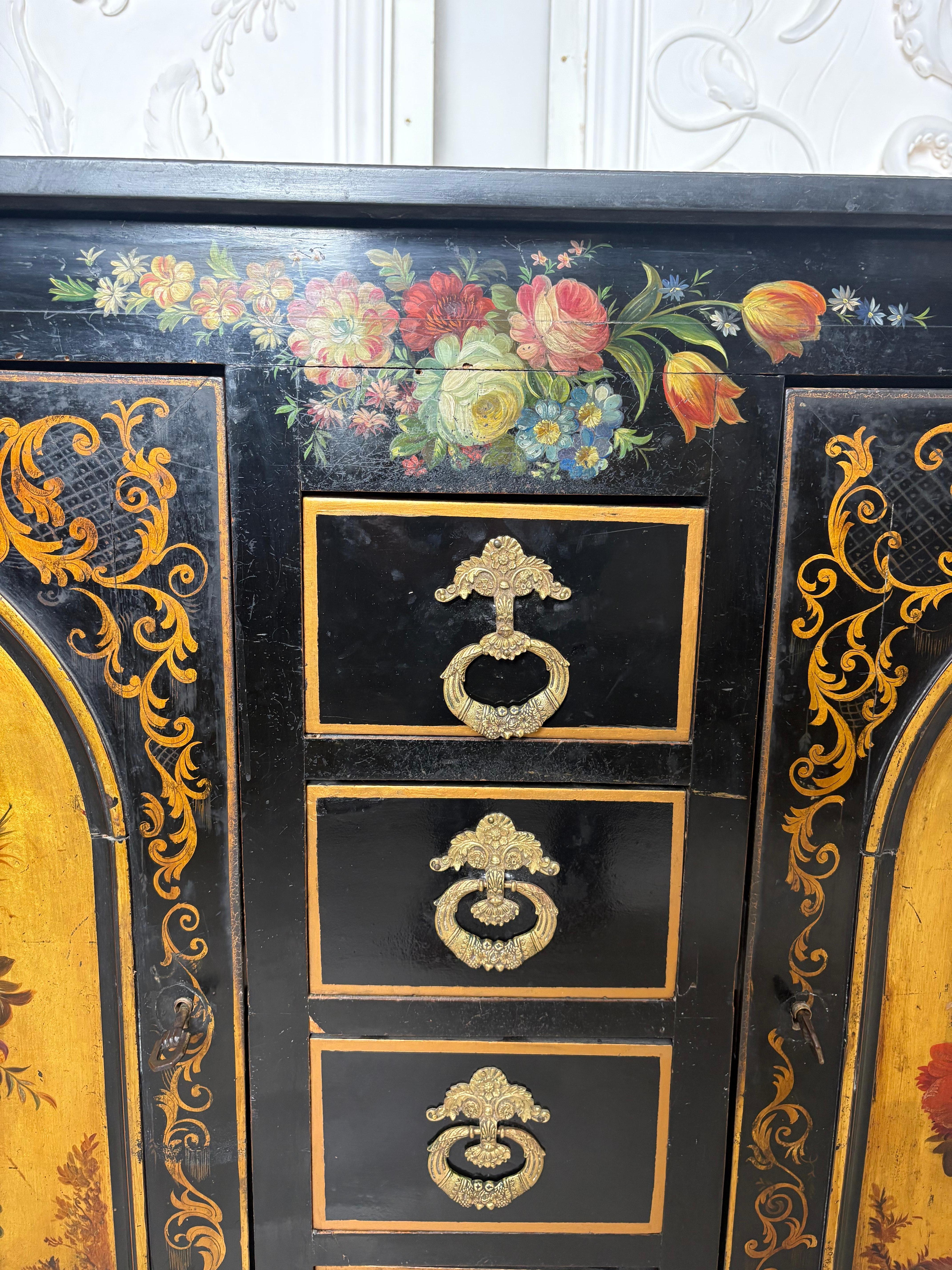 Mueble auxiliar francés de mediados del siglo XIX con una excepcional pintura de flores en venta 7