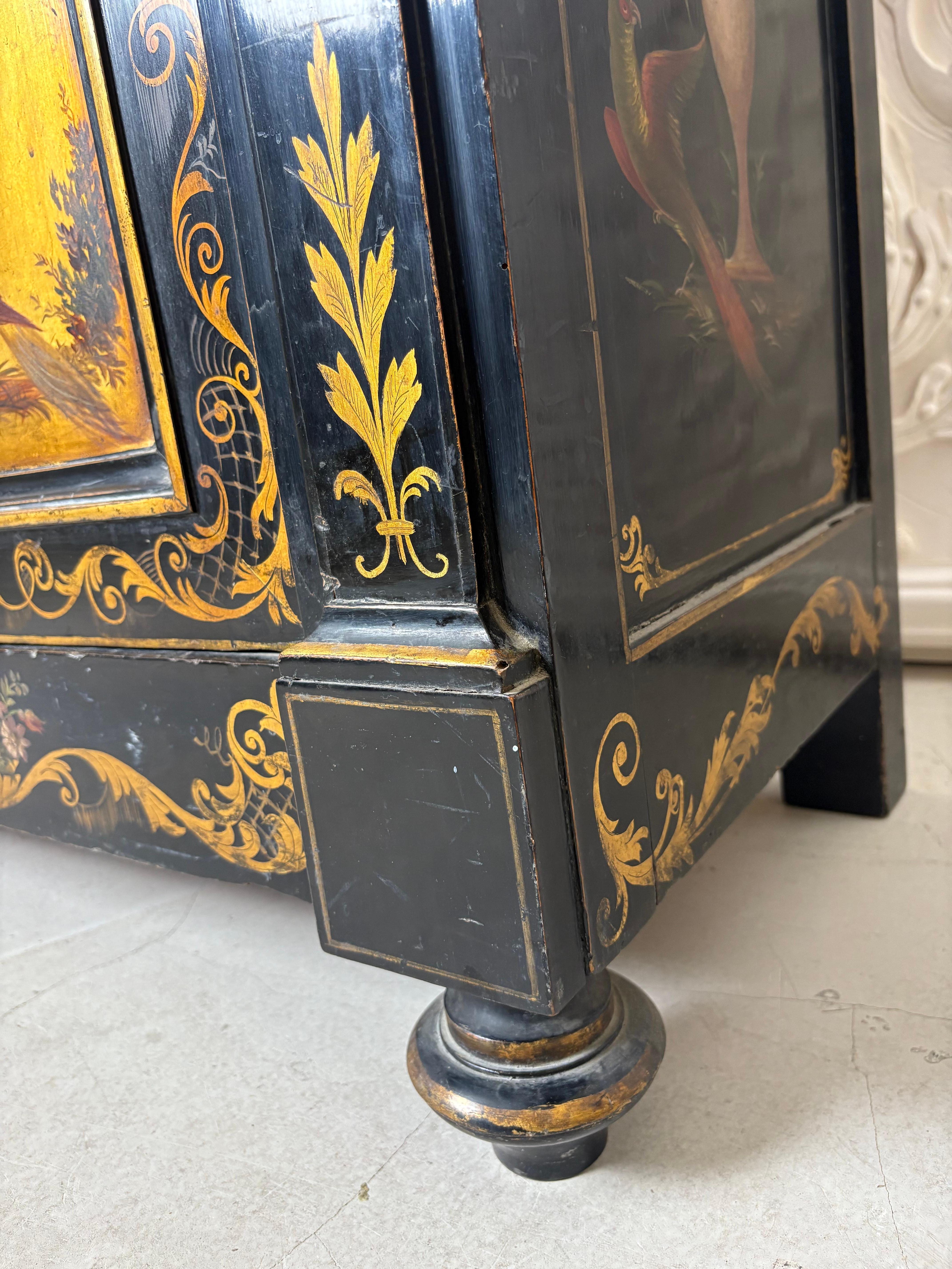 Mueble auxiliar francés de mediados del siglo XIX con una excepcional pintura de flores en venta 9