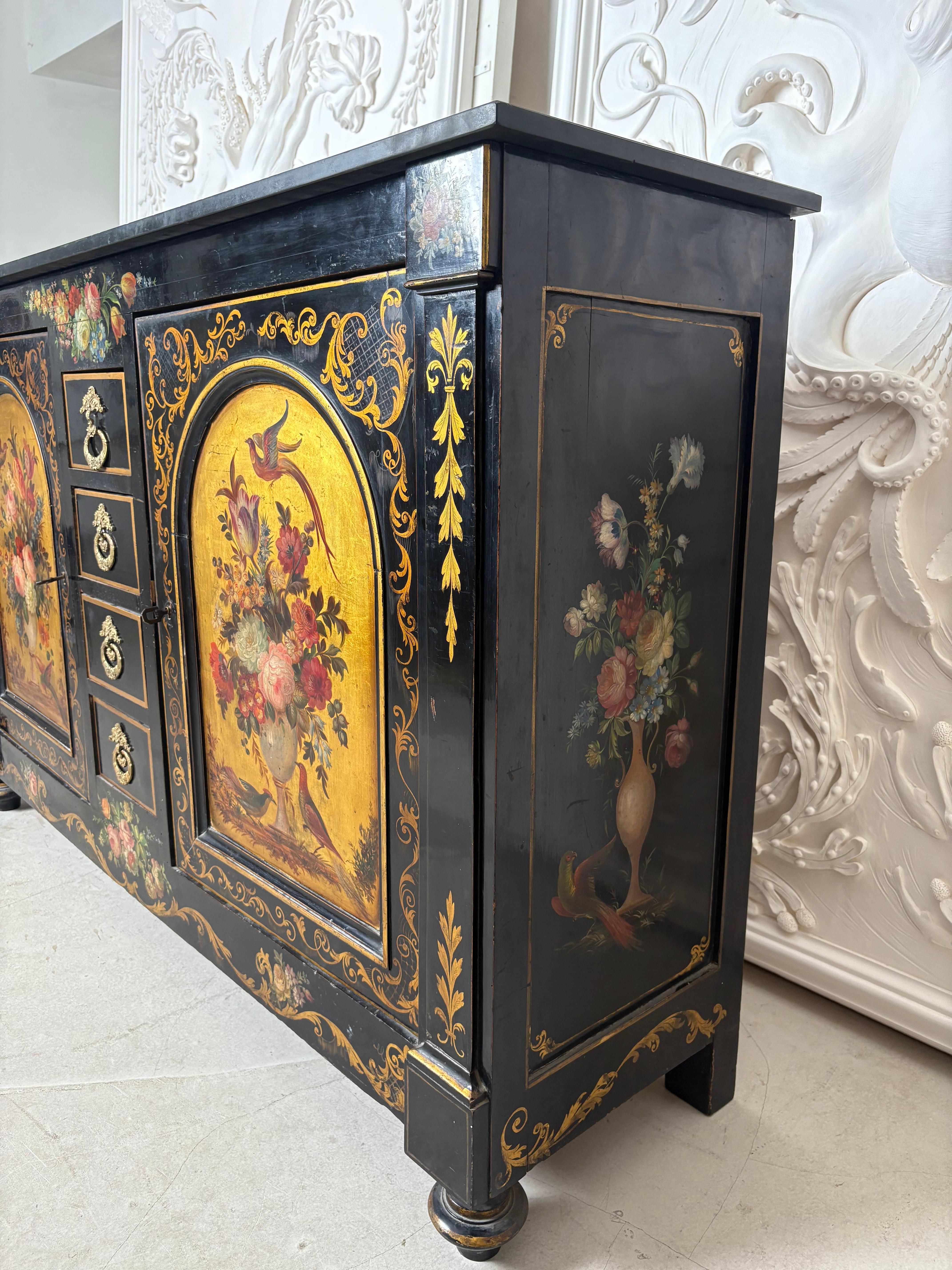 Mueble auxiliar francés de mediados del siglo XIX con una excepcional pintura de flores en Bueno estado para la venta en Tetbury, GB