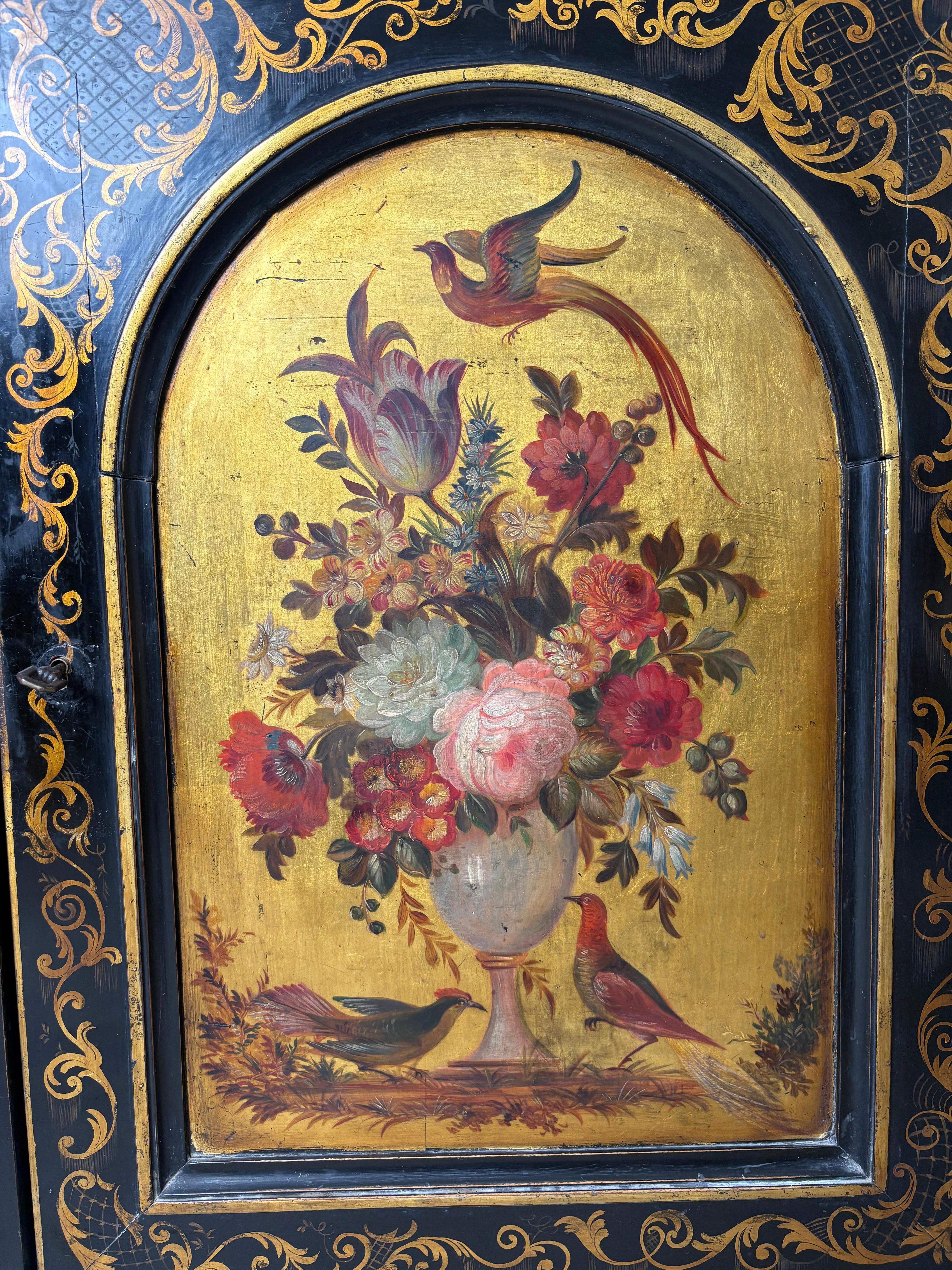 Mueble auxiliar francés de mediados del siglo XIX con una excepcional pintura de flores en venta 2
