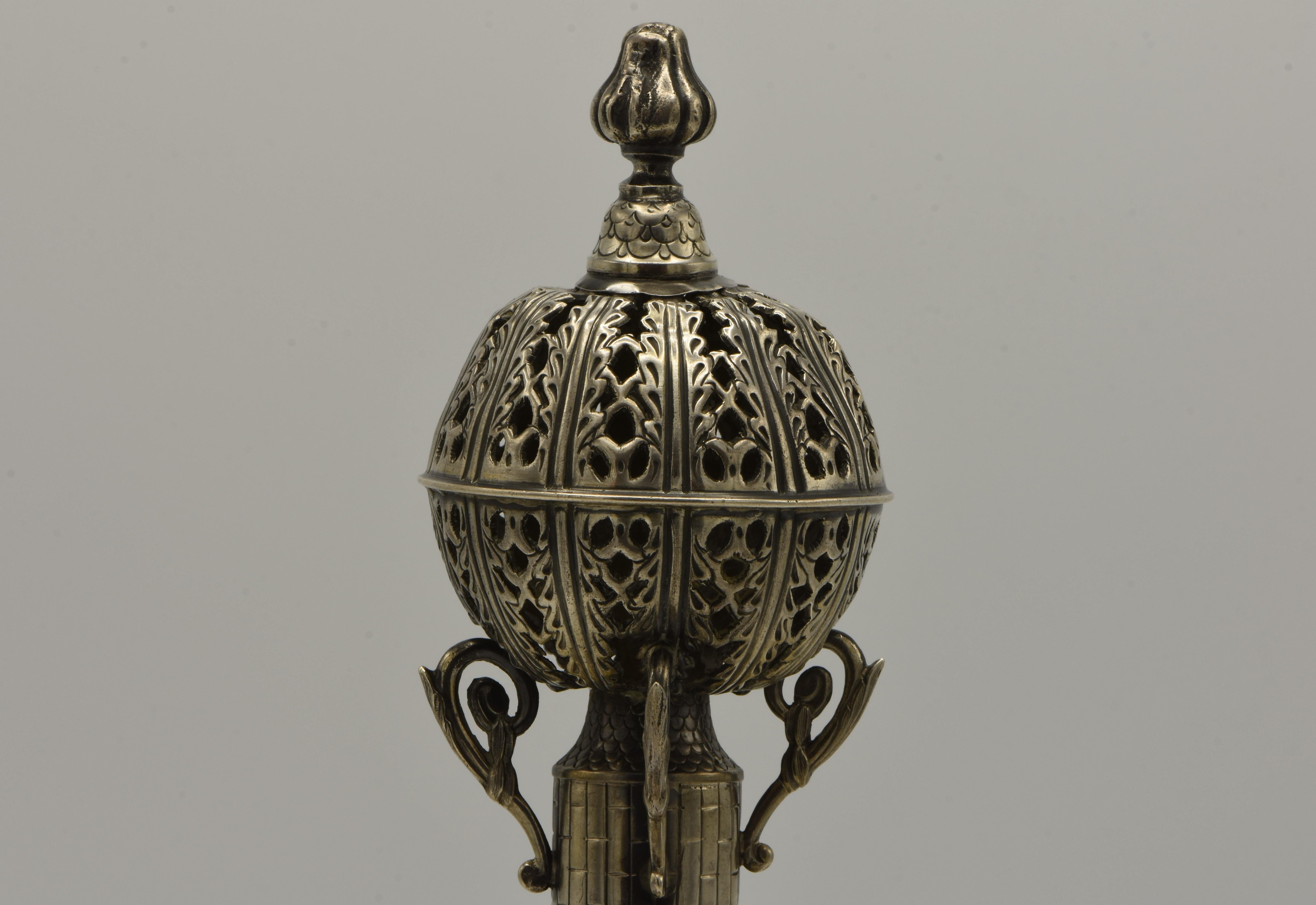 Mitte des 19. Jahrhunderts Französische Tora-Finials aus Silber 'Rimmonim' im Angebot 3