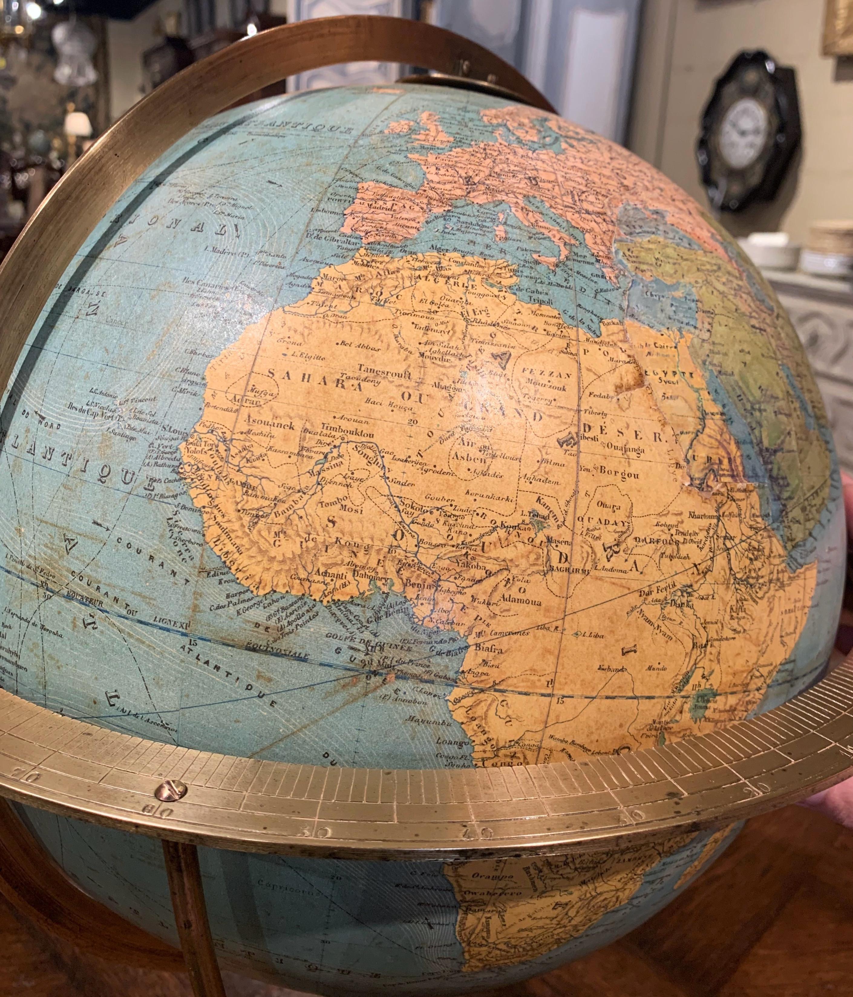 Globe terrestre français du milieu du 19e siècle avec cadre en laiton signé Ch. Perigot en vente 1