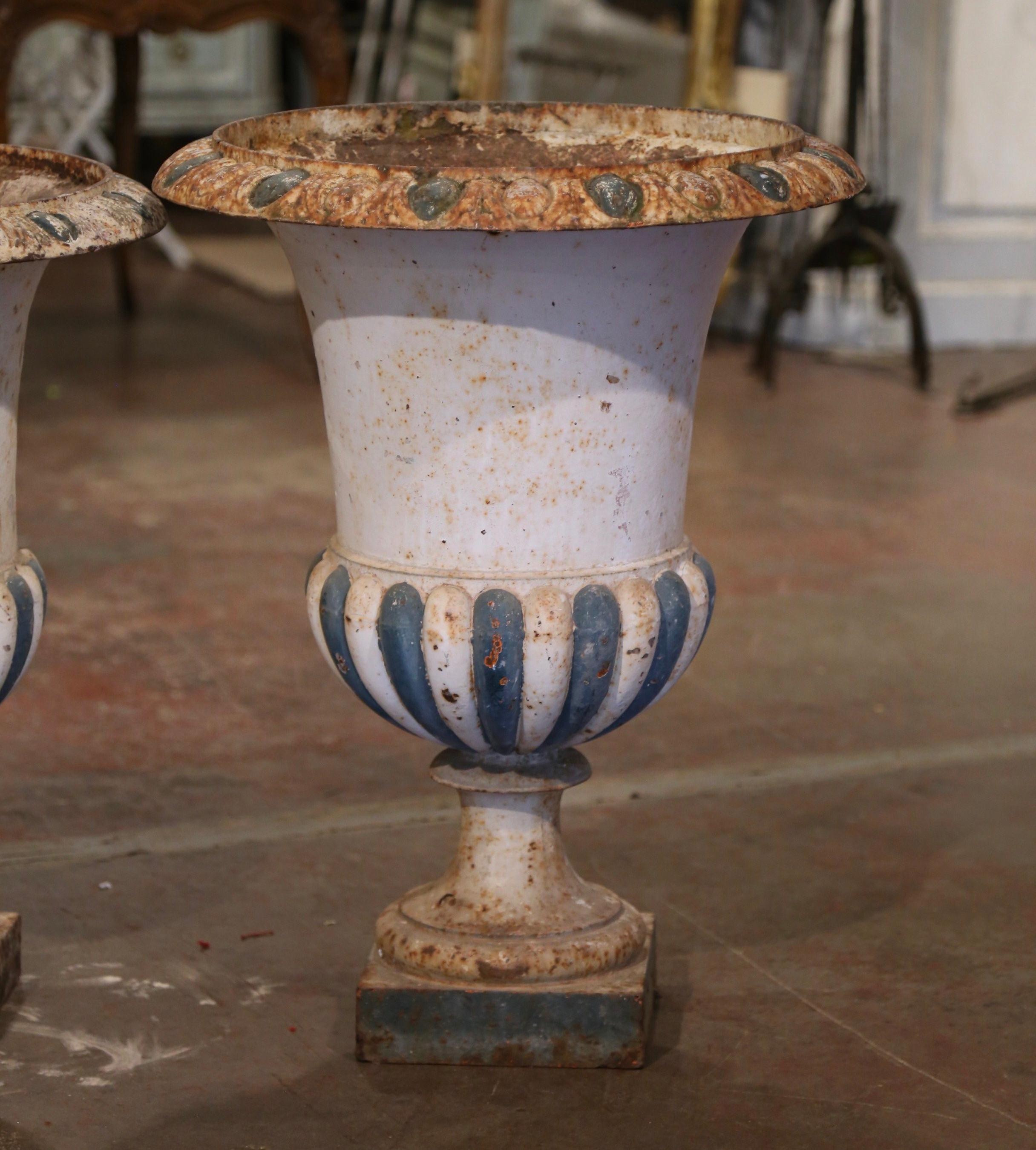 Classical Roman Mid-19th Century, French, Two-Tone Painted Iron Campana Form Urns, Set of 2 For Sale