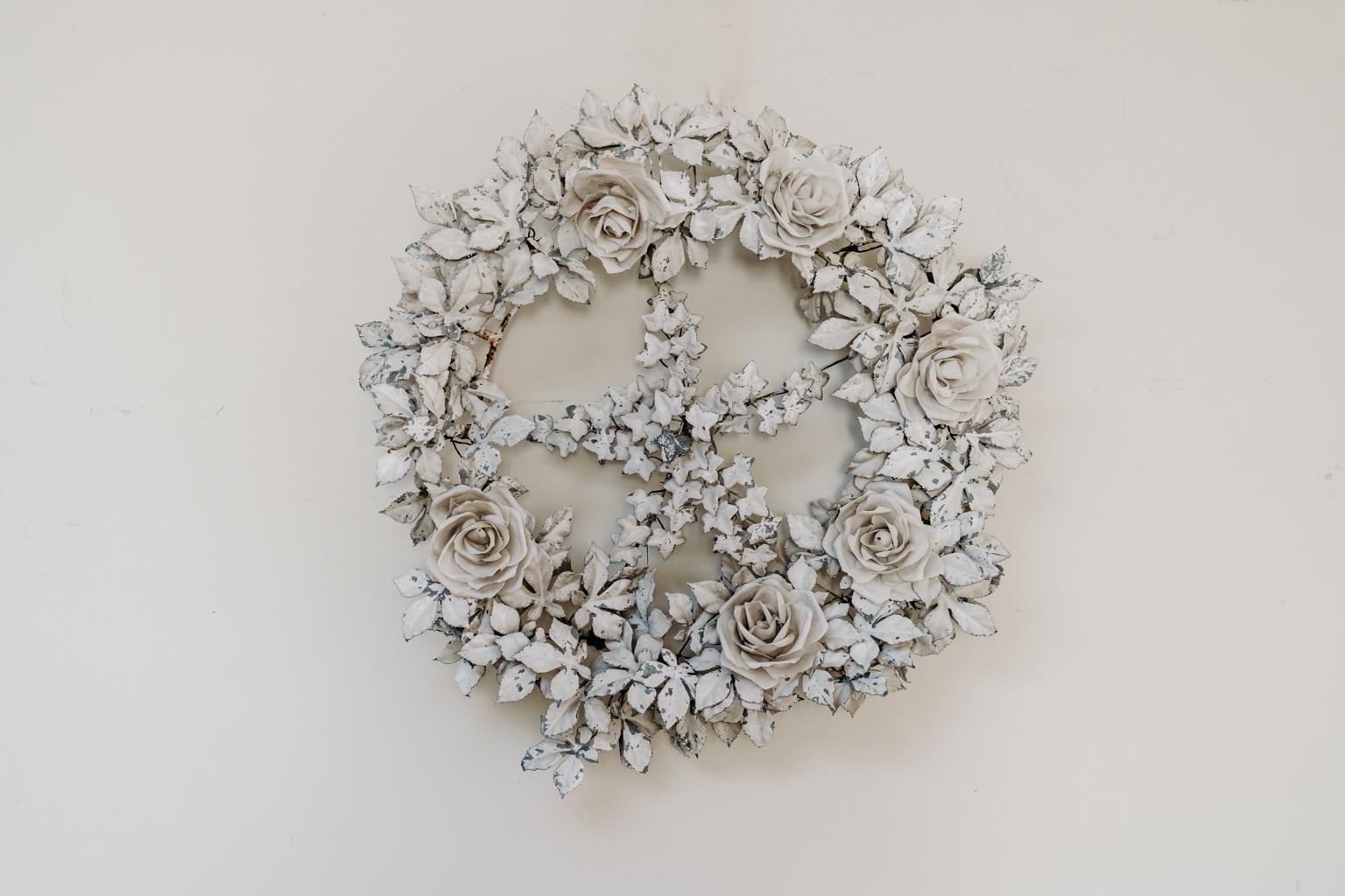 für Zinkliebhaber, eine Mitte des 19. Jahrhunderts handbemalte Blumenkrone aus Zink/Metall ... 
