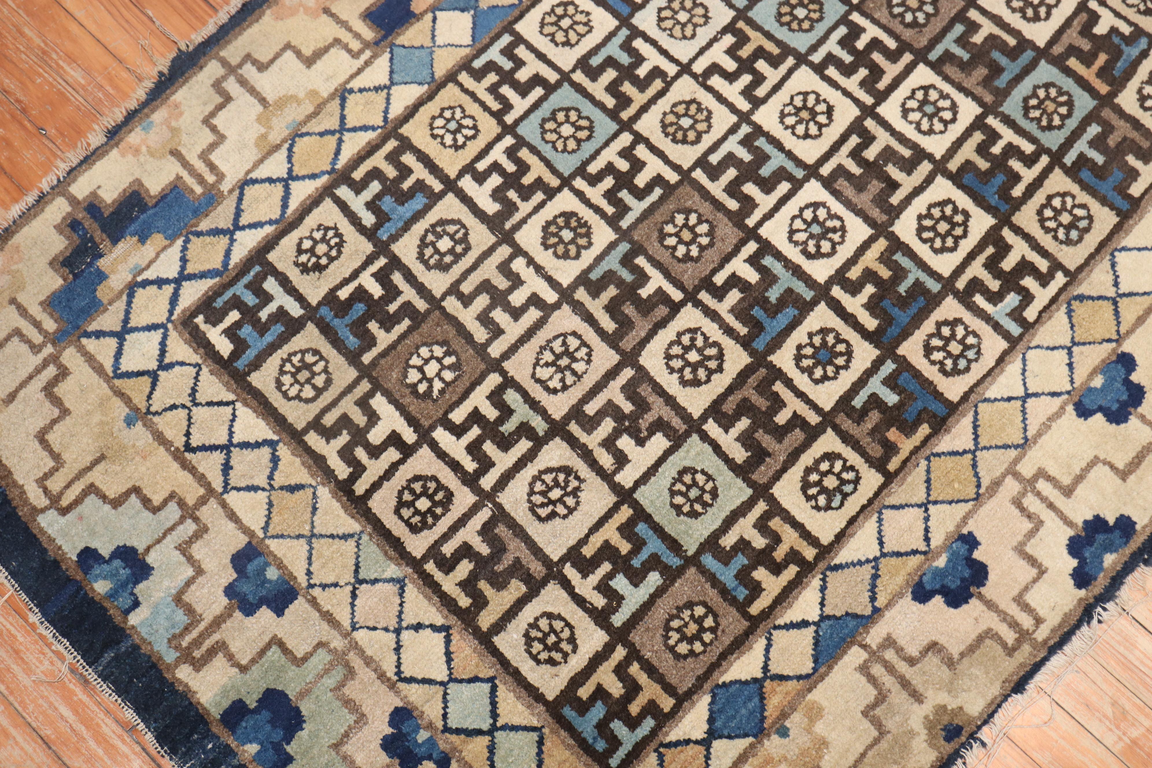 Noué à la main Tapis chinois géométrique du milieu du XIXe siècle en vente