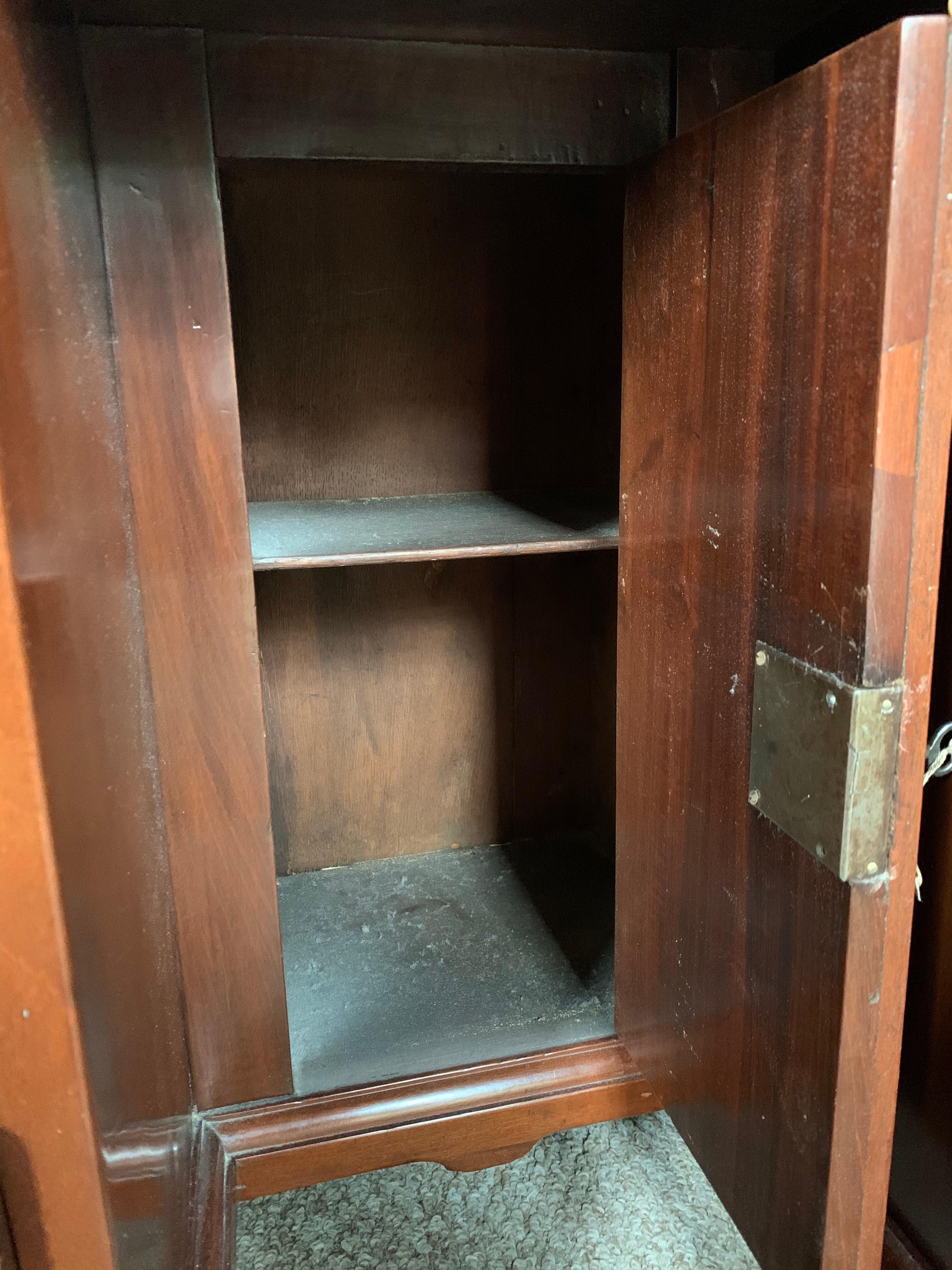 Mid-19th Century Georgian Style Mahogany Knee Hole Desk For Sale 12