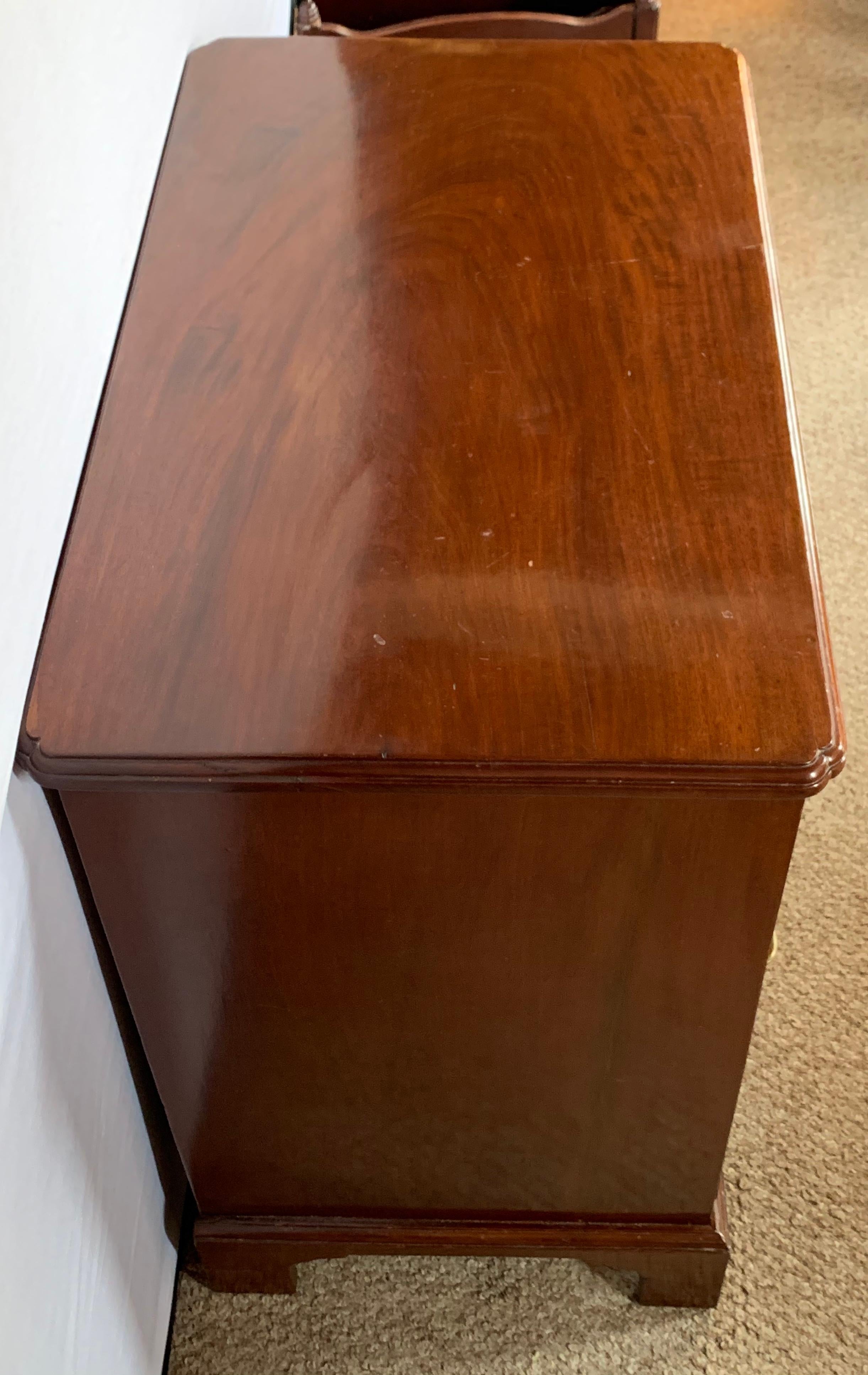 Mid-19th Century Georgian Style Mahogany Knee Hole Desk For Sale 3