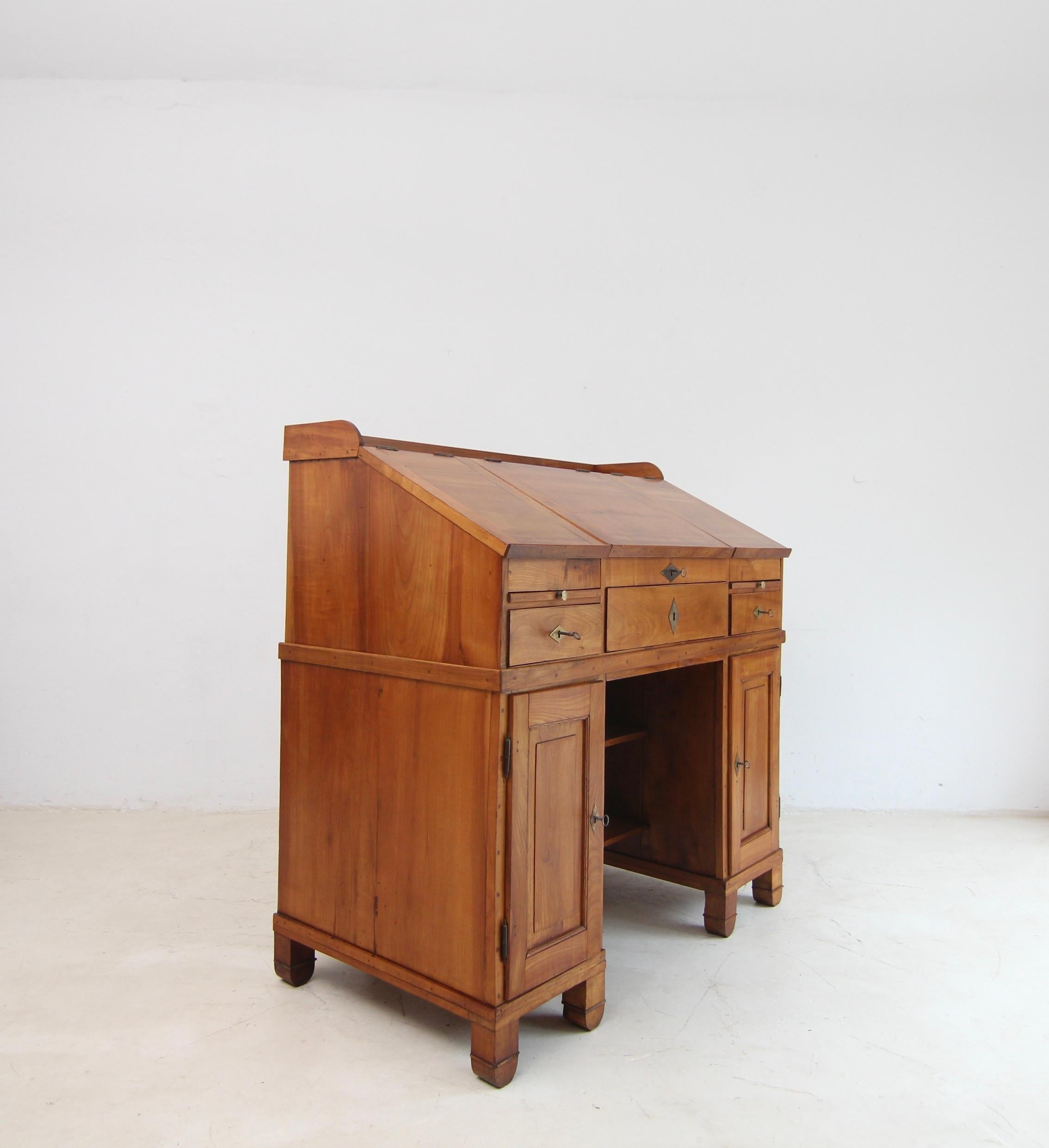 Mid 19th Century German Biedermeier Cherrywood Standing Desk For Sale 16