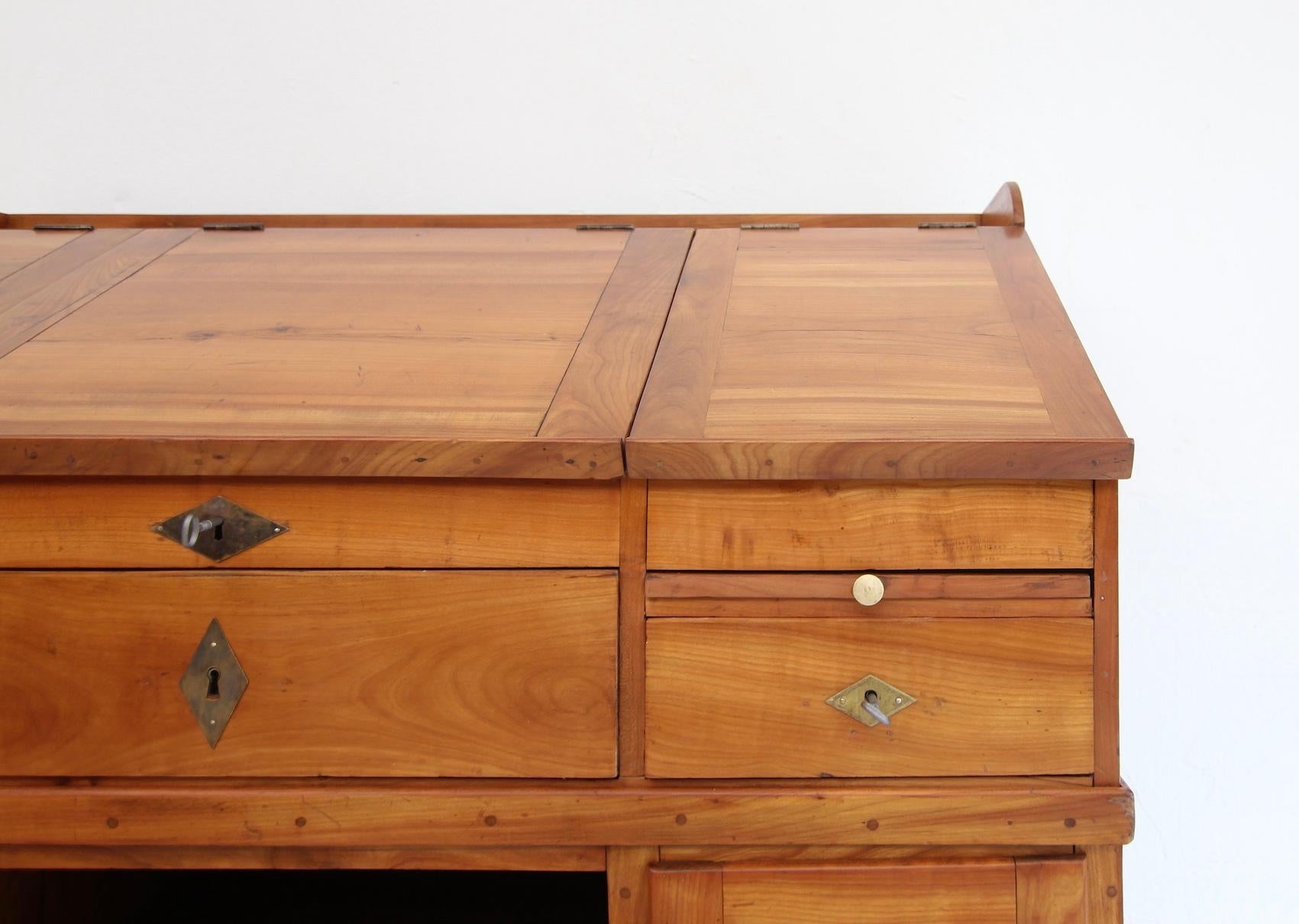 Mid 19th Century German Biedermeier Cherrywood Standing Desk For Sale 2