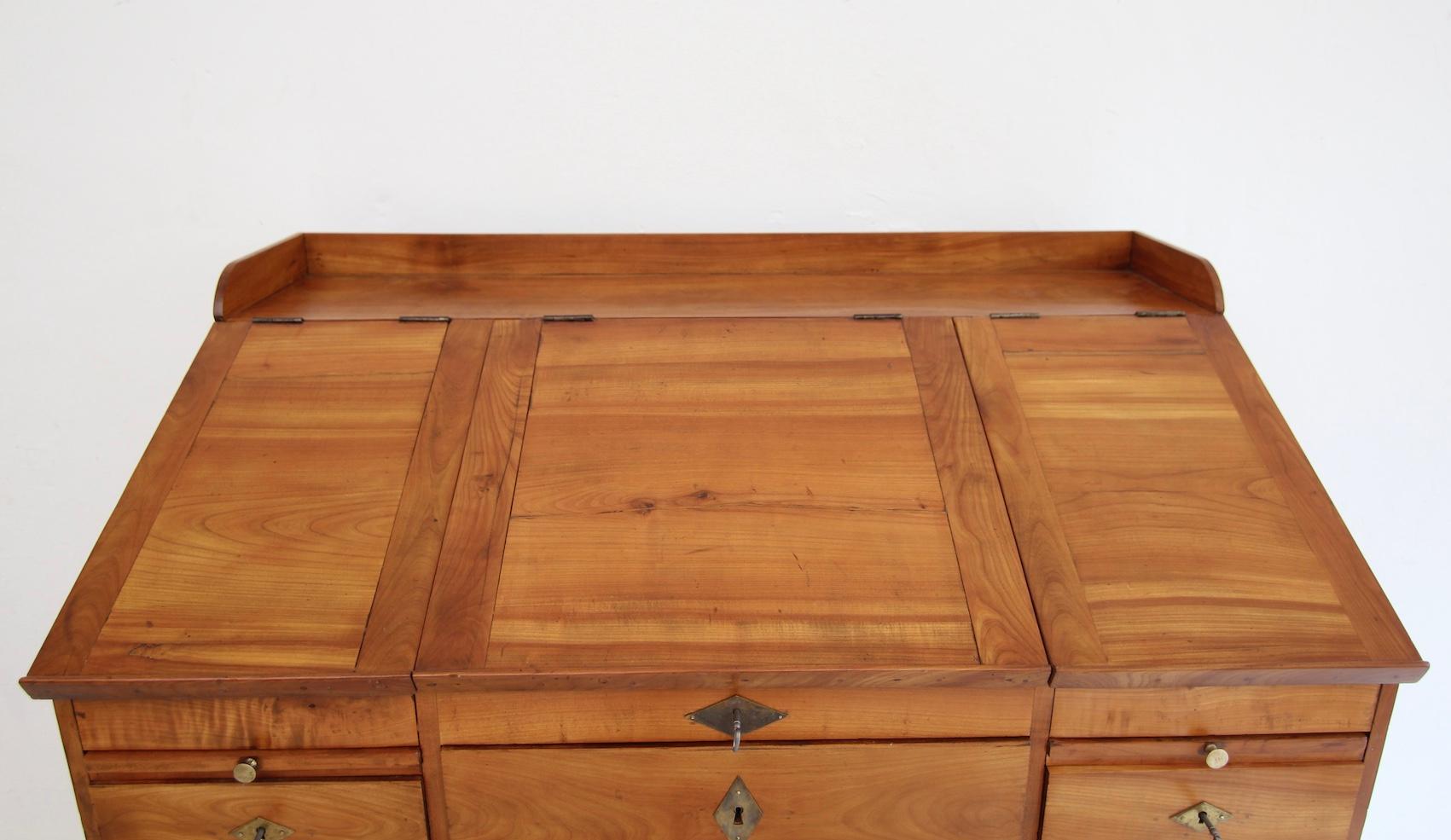 Mid 19th Century German Biedermeier Cherrywood Standing Desk For Sale 3