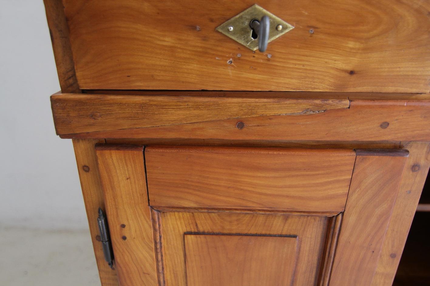Mid 19th Century German Biedermeier Cherrywood Standing Desk For Sale 5
