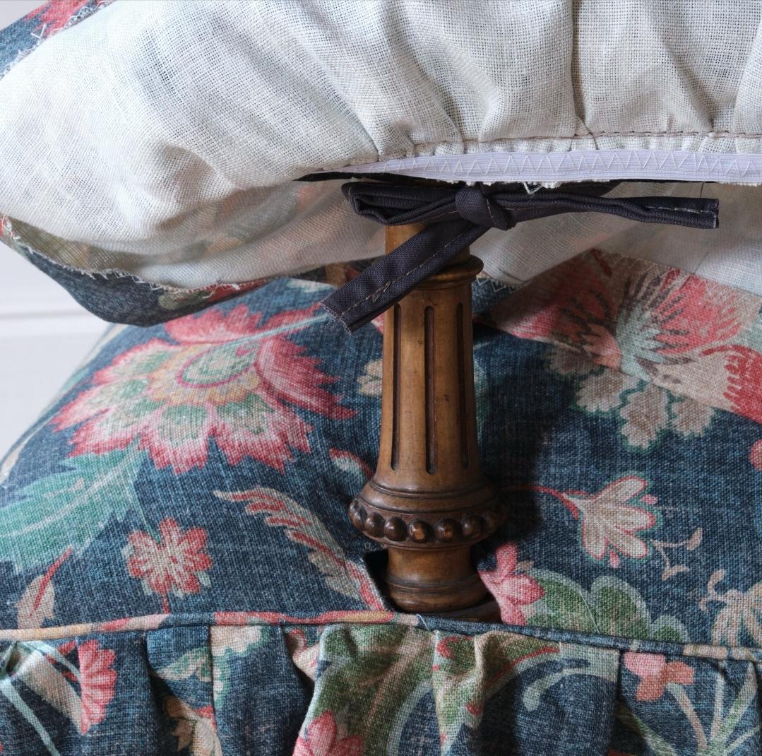 Fauteuil ouvert Gillows du milieu du 19e siècle en lin imprimé Colefax and fowler en vente 5