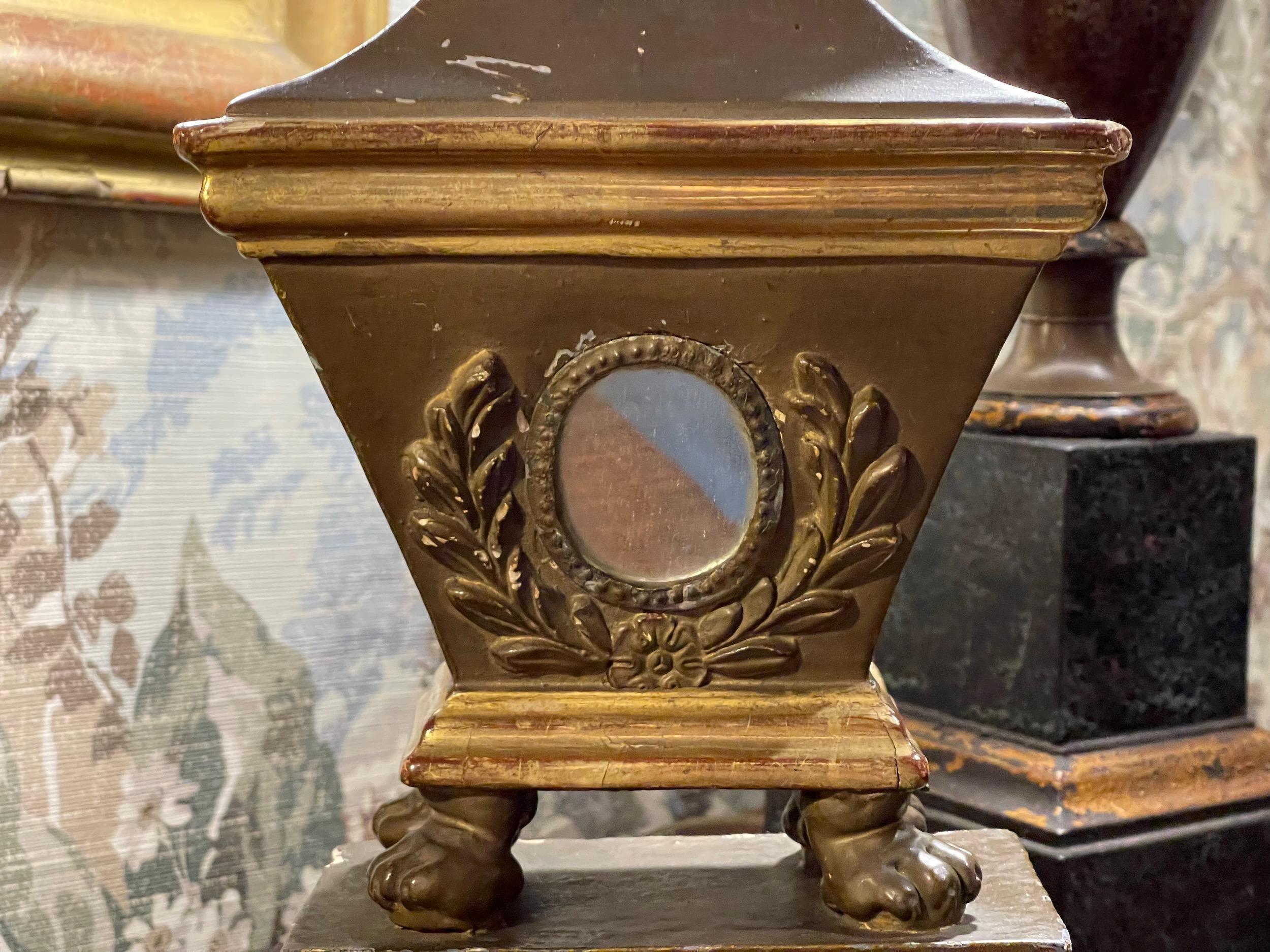 XIXe siècle Objects for Woods dorés et peints du milieu du 19e siècle en vente