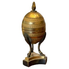 Mitte 19. Jahrhundert Vergoldetes Bronze-Ei