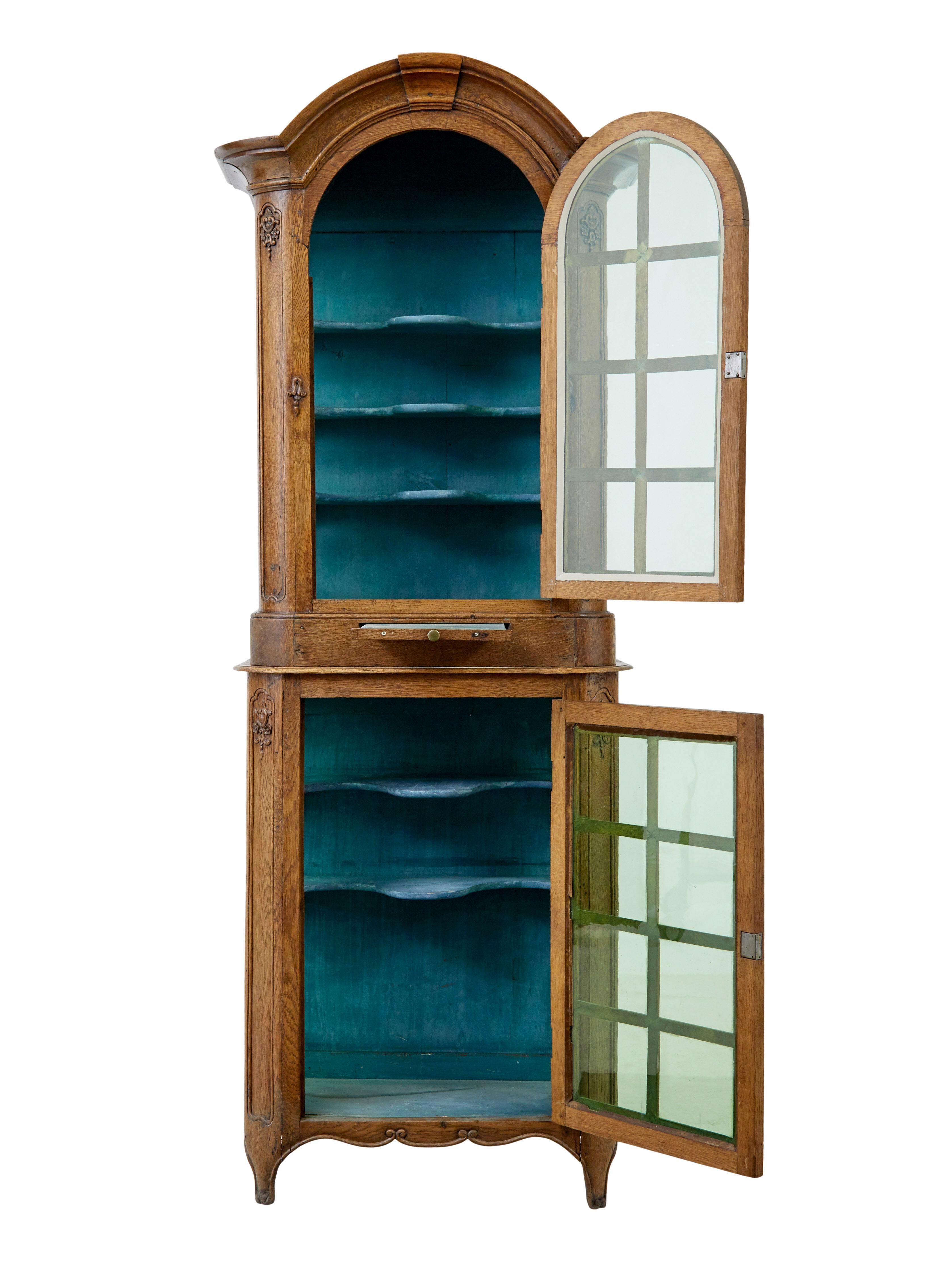 Victorian Mid 19th century glazed carved oak liège cabinet For Sale