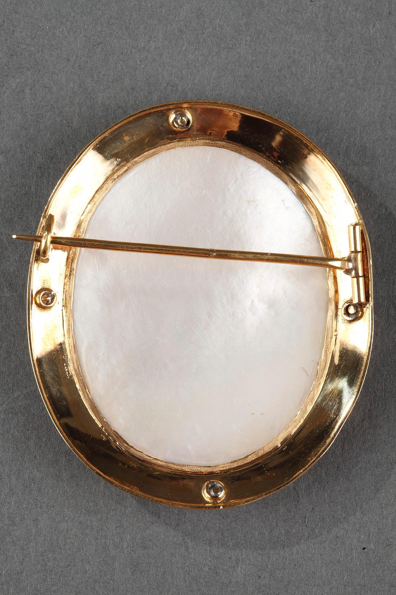 Mid-19th Century Gold and Enamelled Brooch with Miniature For Sale 3