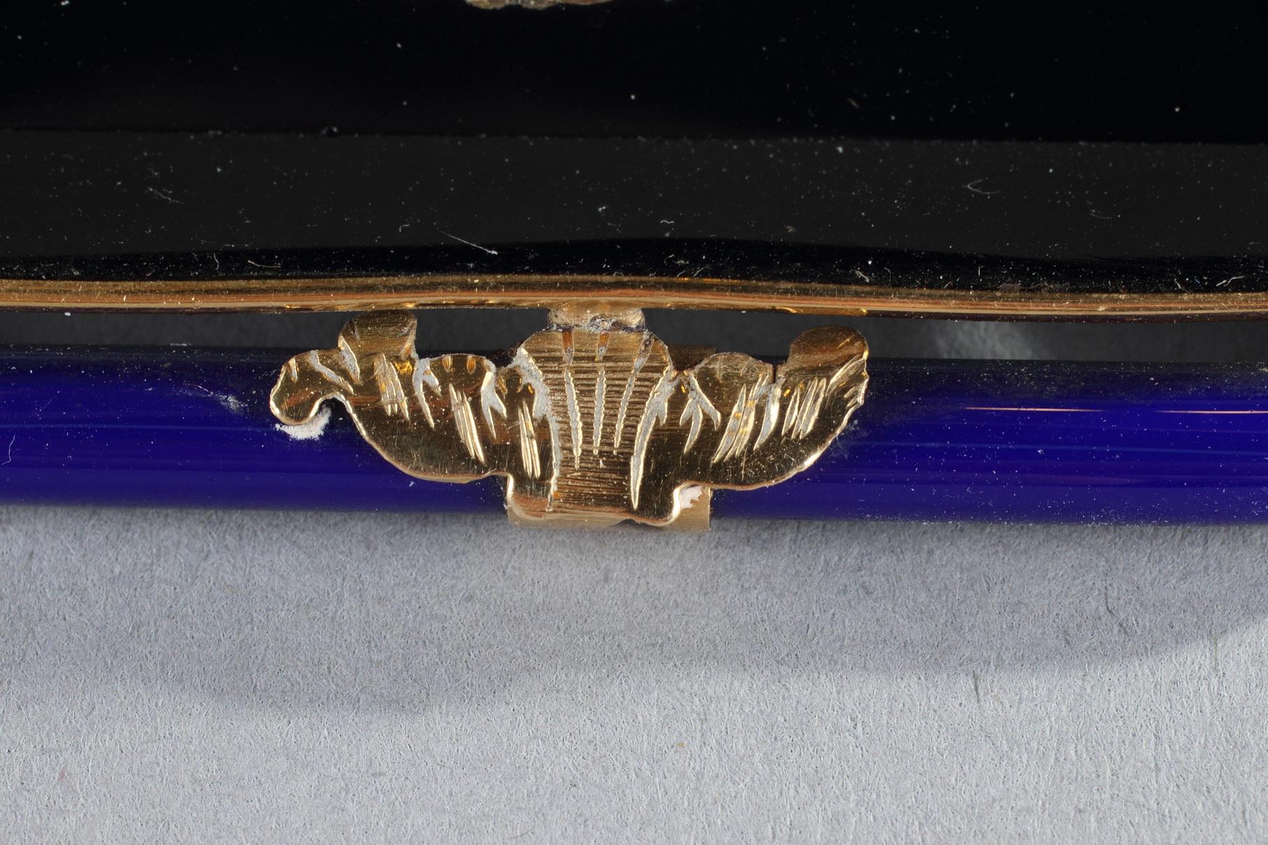 Goldbrosche aus der Mitte des 19. Jahrhunderts mit Mikromosaik im Angebot 2