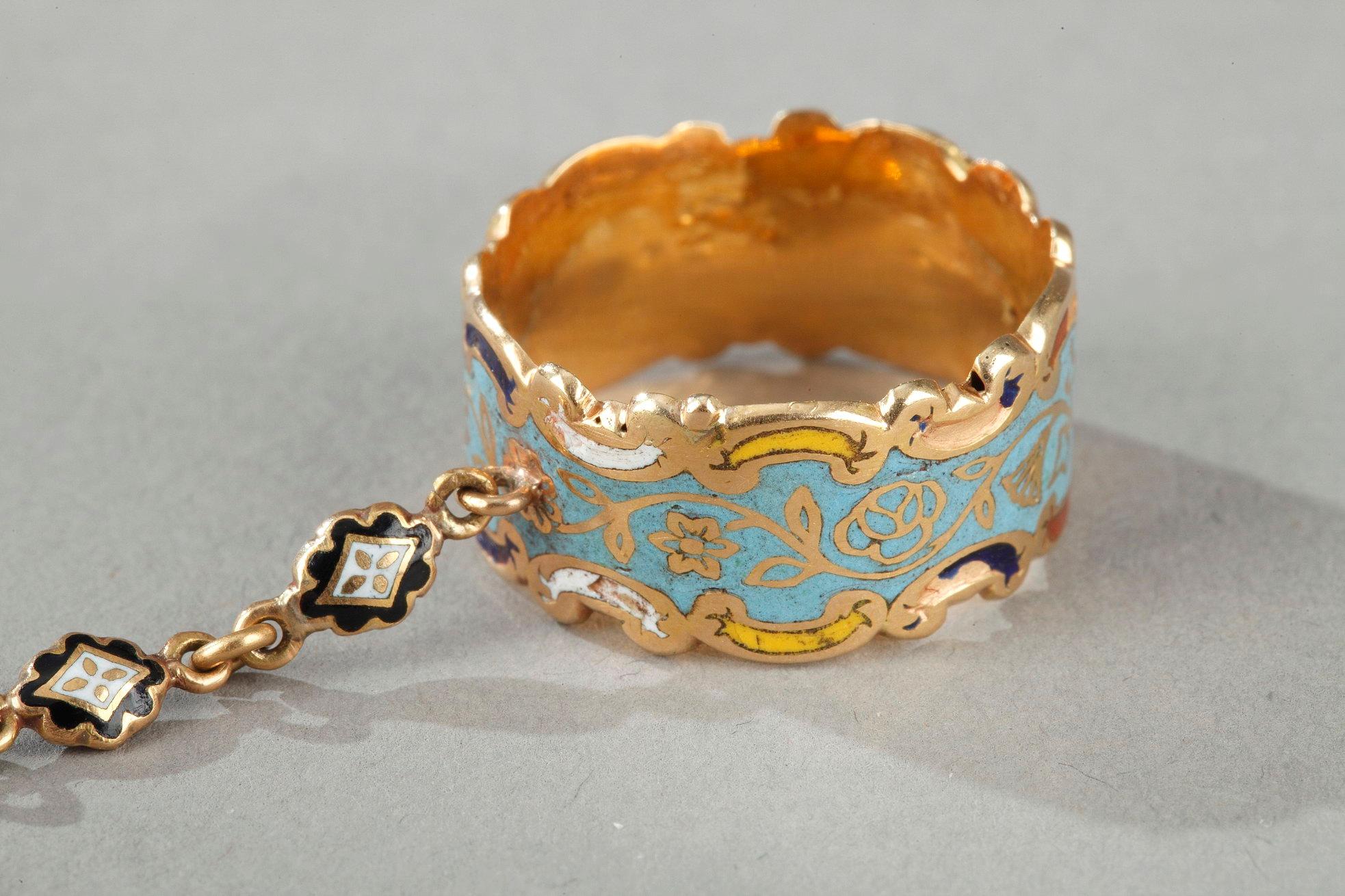 Mid-19th Century Gold Vinaigrette and Ring For Sale 7