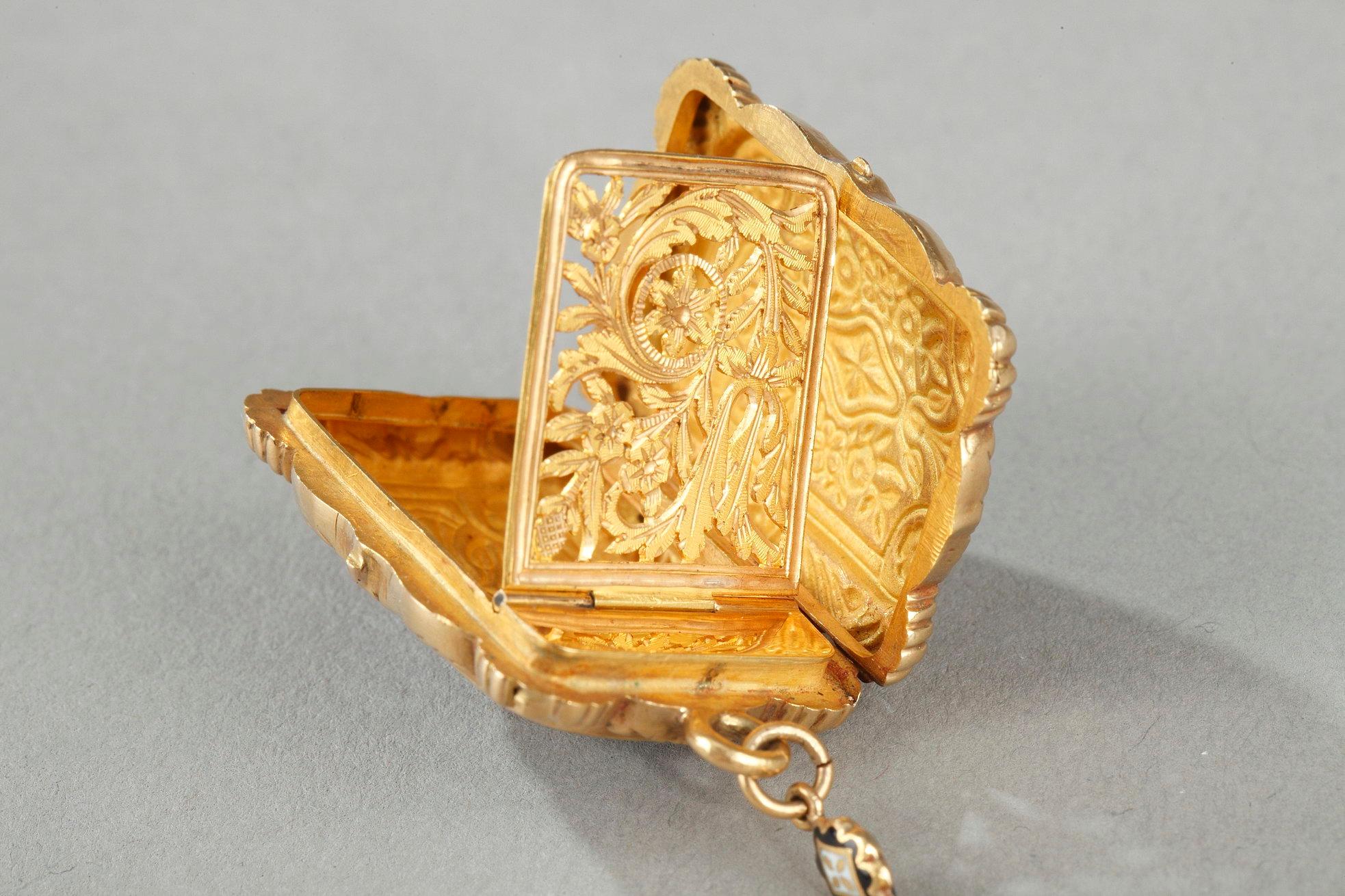 Mid-19th Century Gold Vinaigrette and Ring For Sale 2