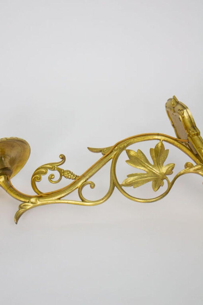 Mid 19th Century Grapevine Gilt Bronze Sconces, a Pair In Excellent Condition For Sale In Canton, MA