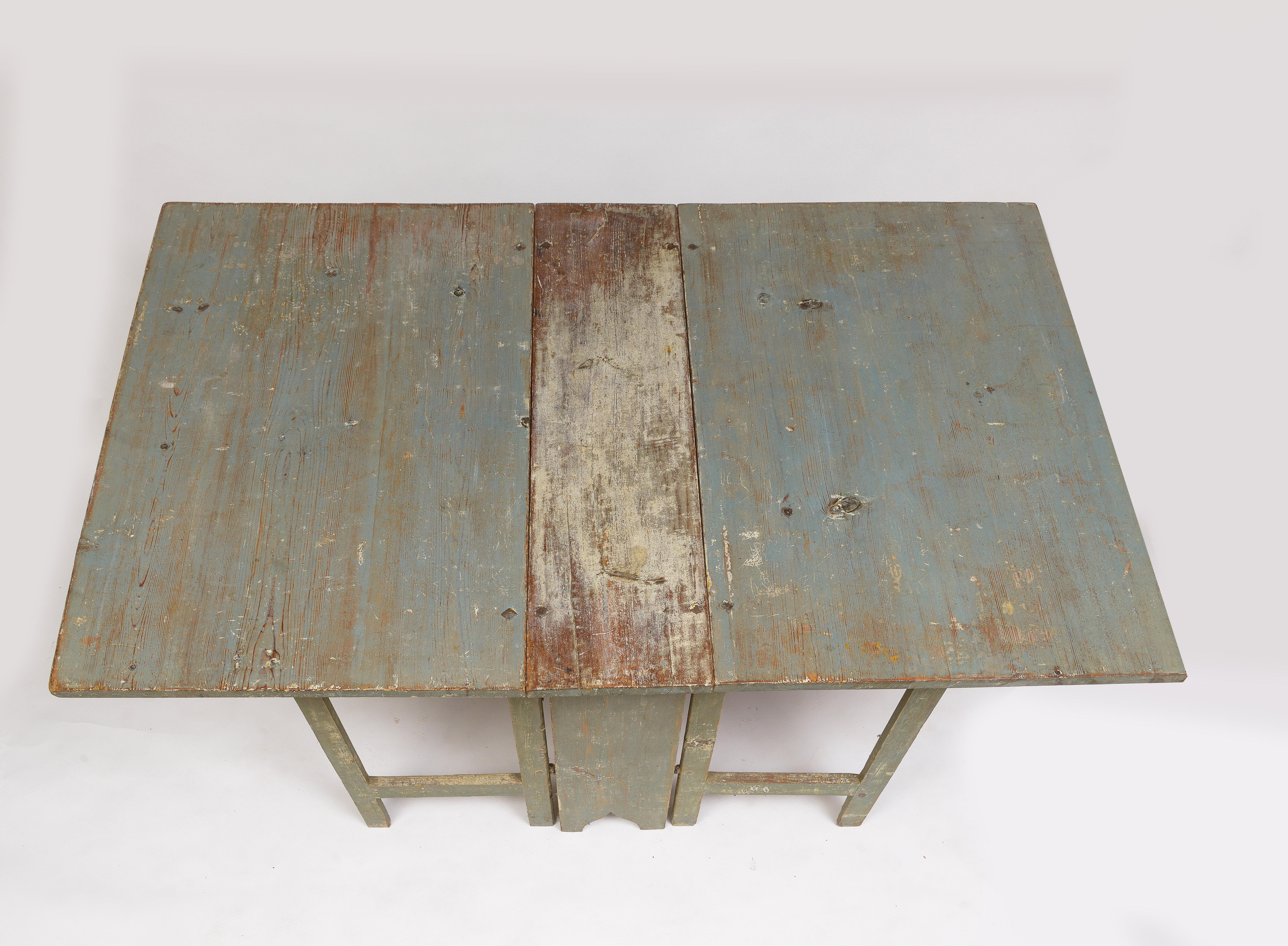Mid 19th Century Gray Painted Swedish Drop Leaf Dining Table For Sale 1