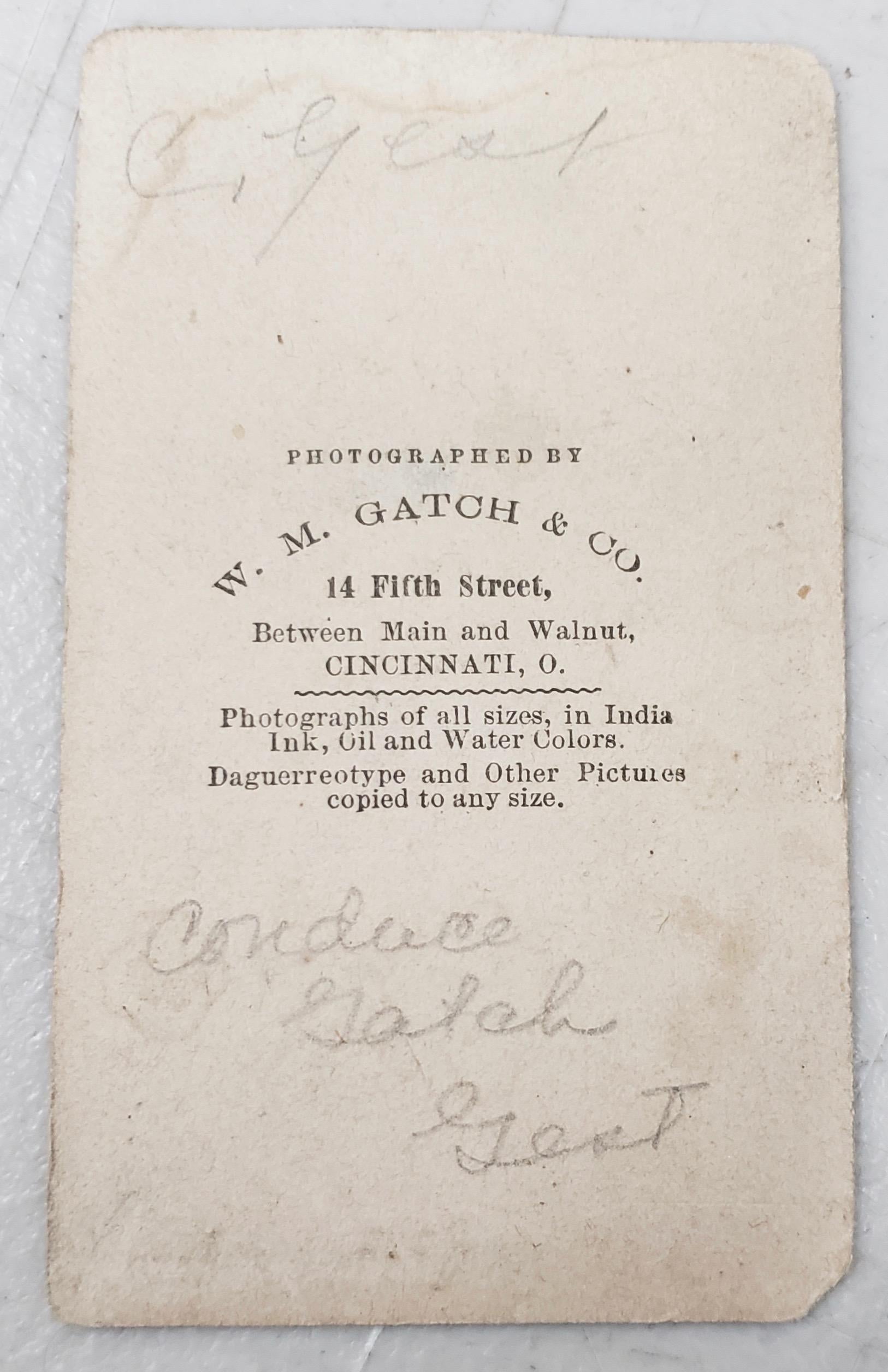 Guttapercha-Box aus der Mitte des 19. Jahrhunderts mit Fotos & Zeitgenössische Anmerkungen zur Genealogie im Angebot 5