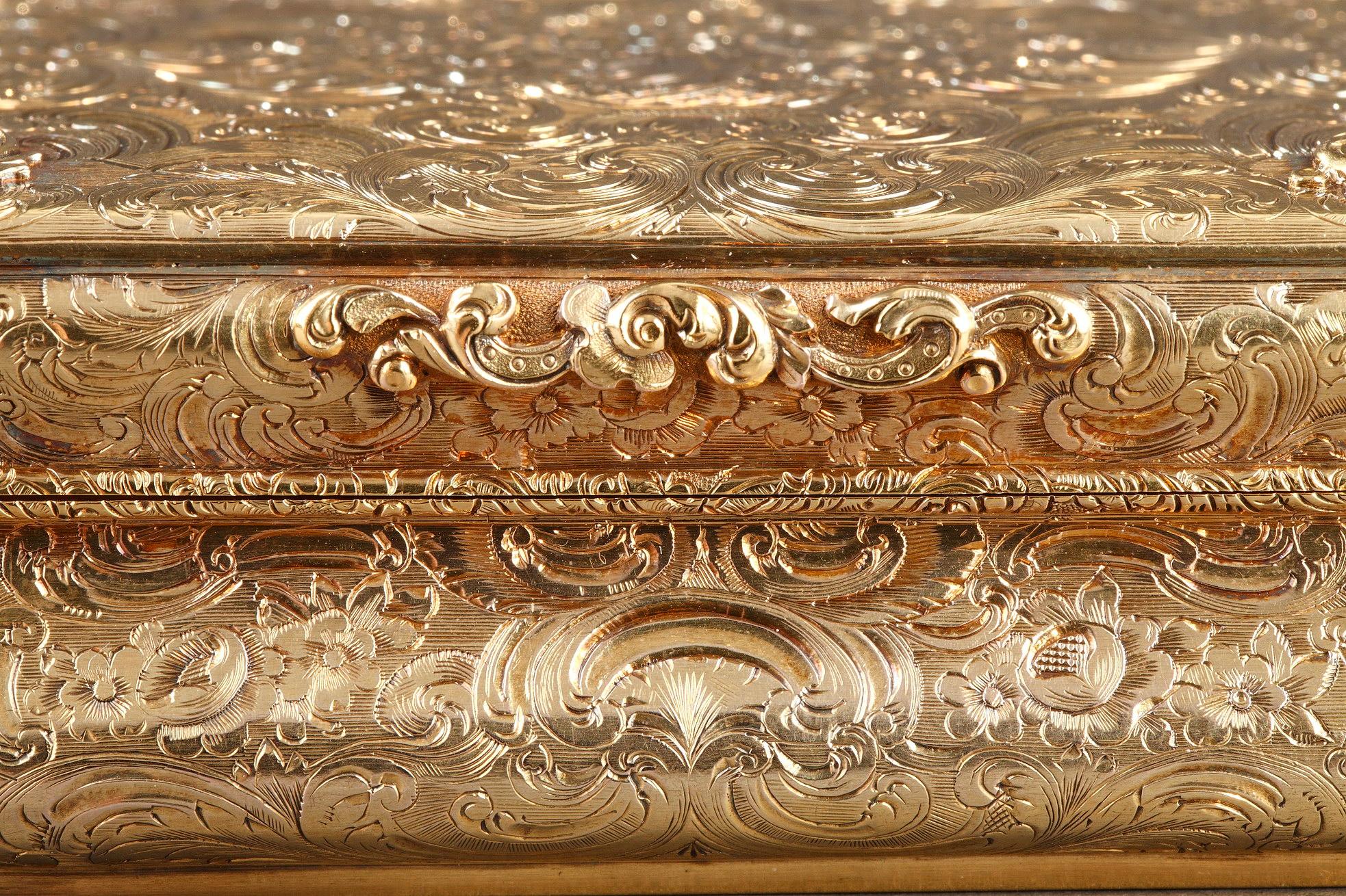 Mid-19th century Hanau Gold Box.  For Sale 8