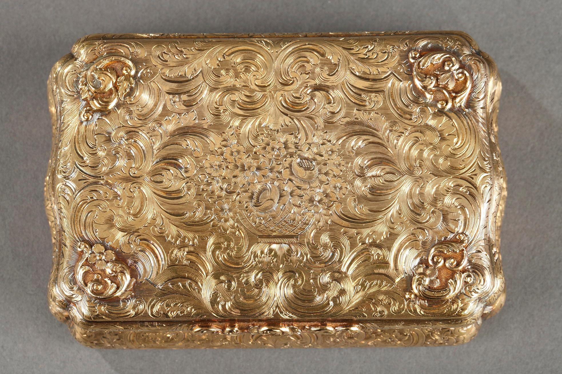Boîte en or de Hanau du milieu du 19e siècle.  Bon état - En vente à Paris, FR