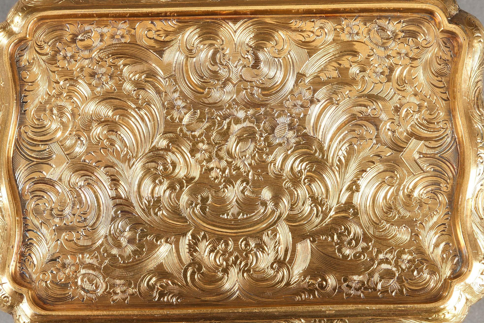 Boîte en or de Hanau du milieu du 19e siècle.  en vente 4