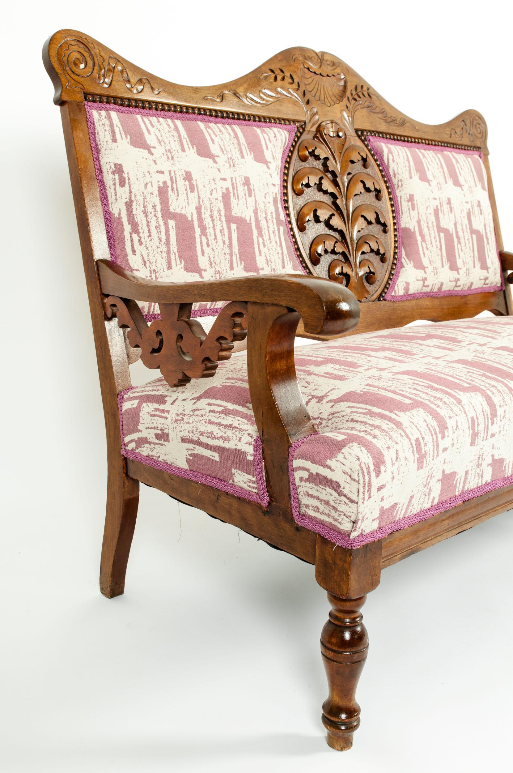 Mid-19th Century Hand Carved Mahogany Victorian Style Settee 1
