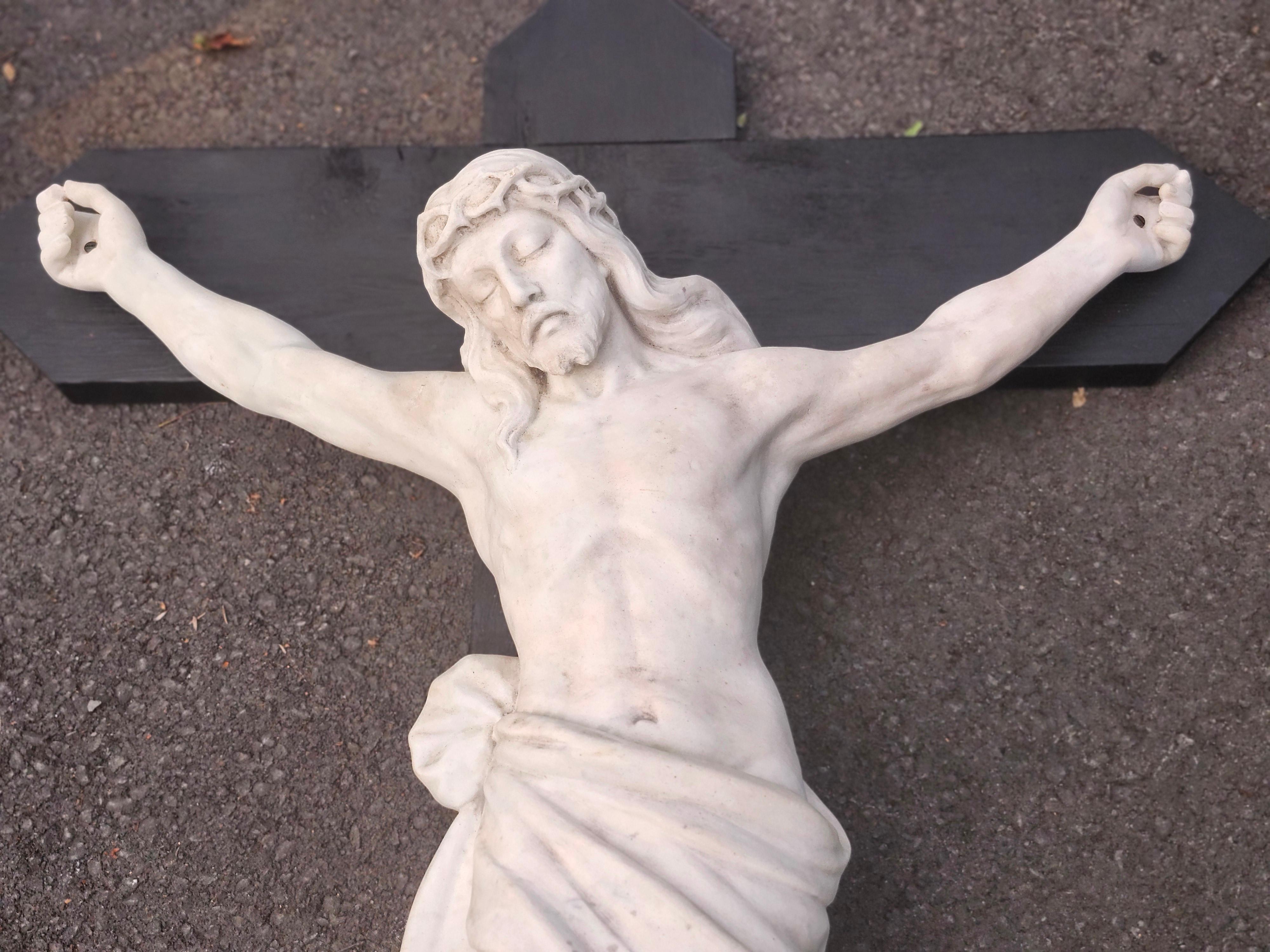 Mid 19th Century Hand Chiseled  Marble Jesus On The Cross Italy For Sale 1
