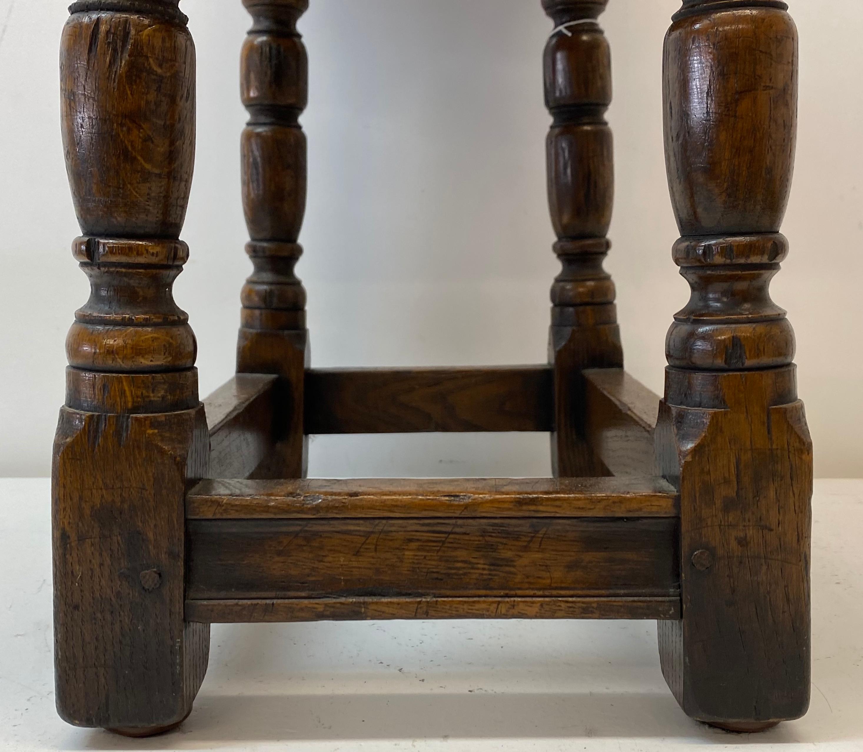 American Mid 19th Century Hand Made Oak Bench / Side Table, C.1850 For Sale