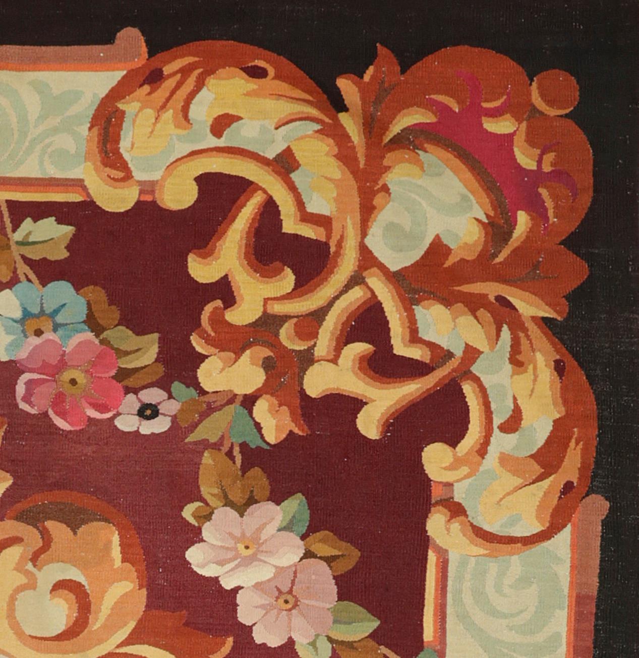 Napoléon III Tapis d'Aubusson ancien tissé à la main du milieu du XIXe siècle, rouge avec fleurs en vente