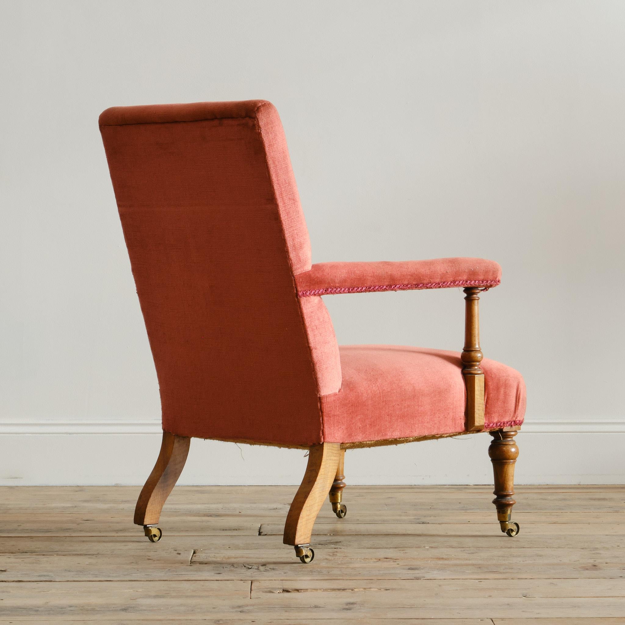 Britannique Fauteuil ouvert de style Howard, milieu du 19e siècle en vente