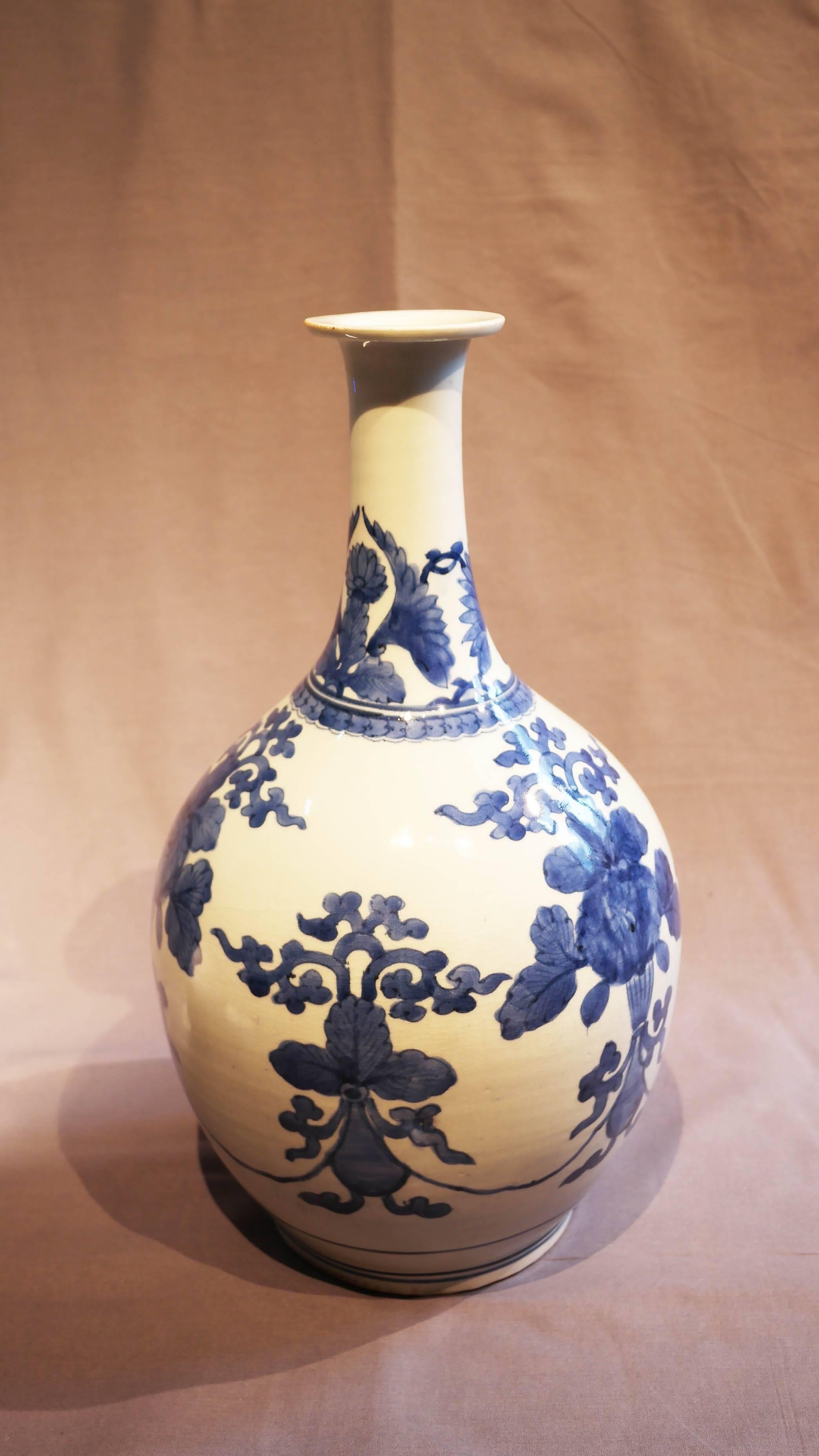 Other Mid-19th Century, Imari Sake Vase, White and Blue, Edo Period, Art of Japan For Sale