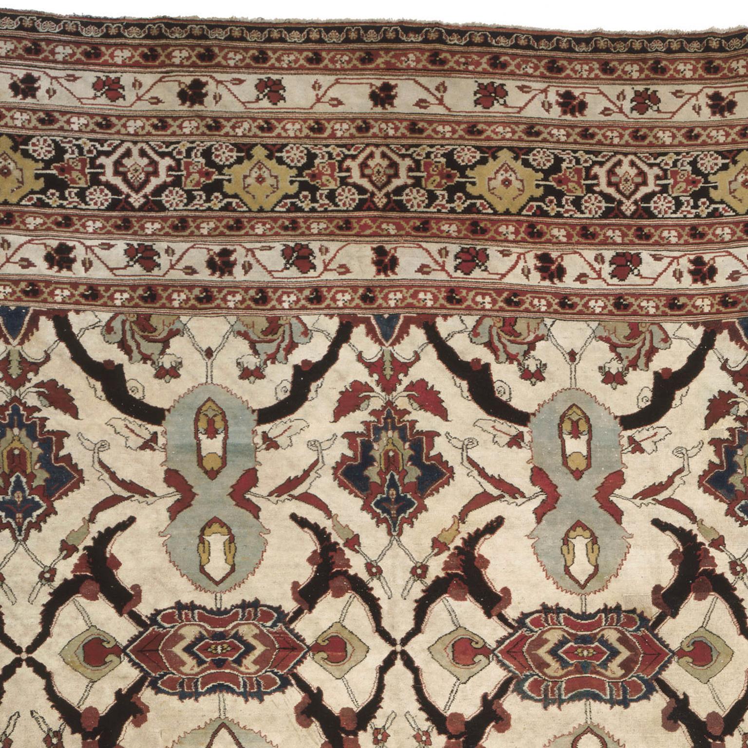 Mid-19th Century Indian Agra Rug In Good Condition For Sale In New York, NY