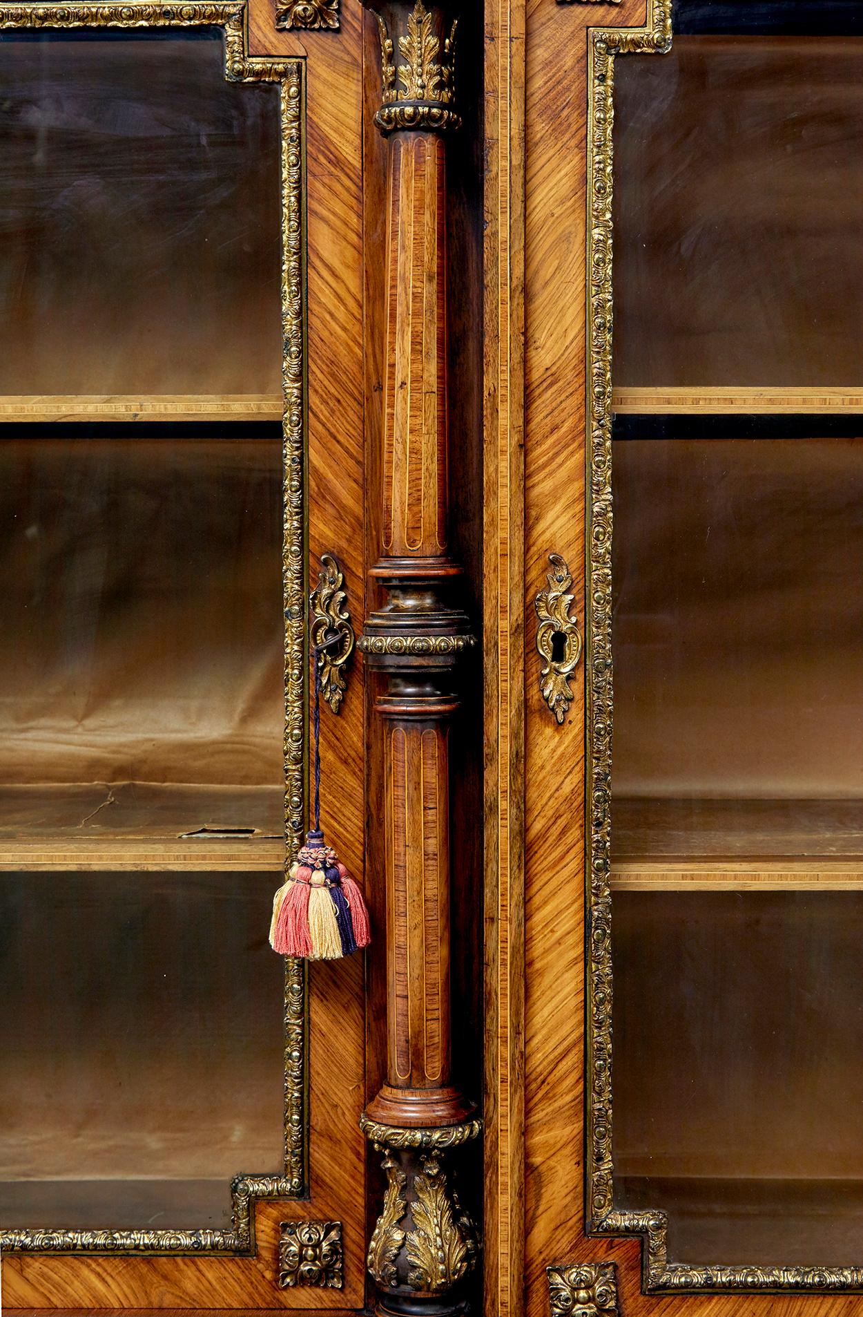 Mid 19th century inlaid walnut credenza sideboard For Sale 1