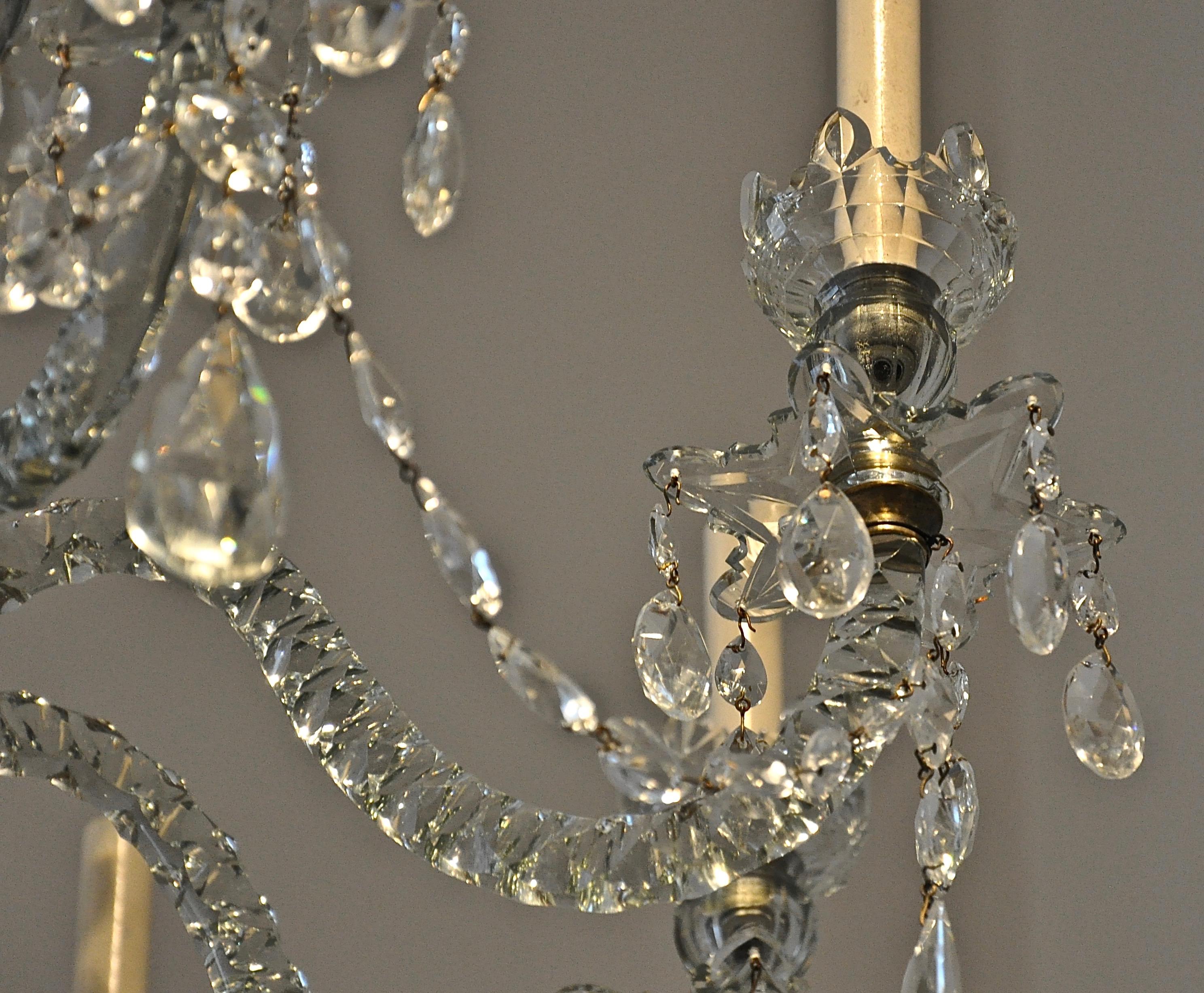 George III Mid- 19th Century Irish Crystal Eight-Light Chandelier in Georgian Style