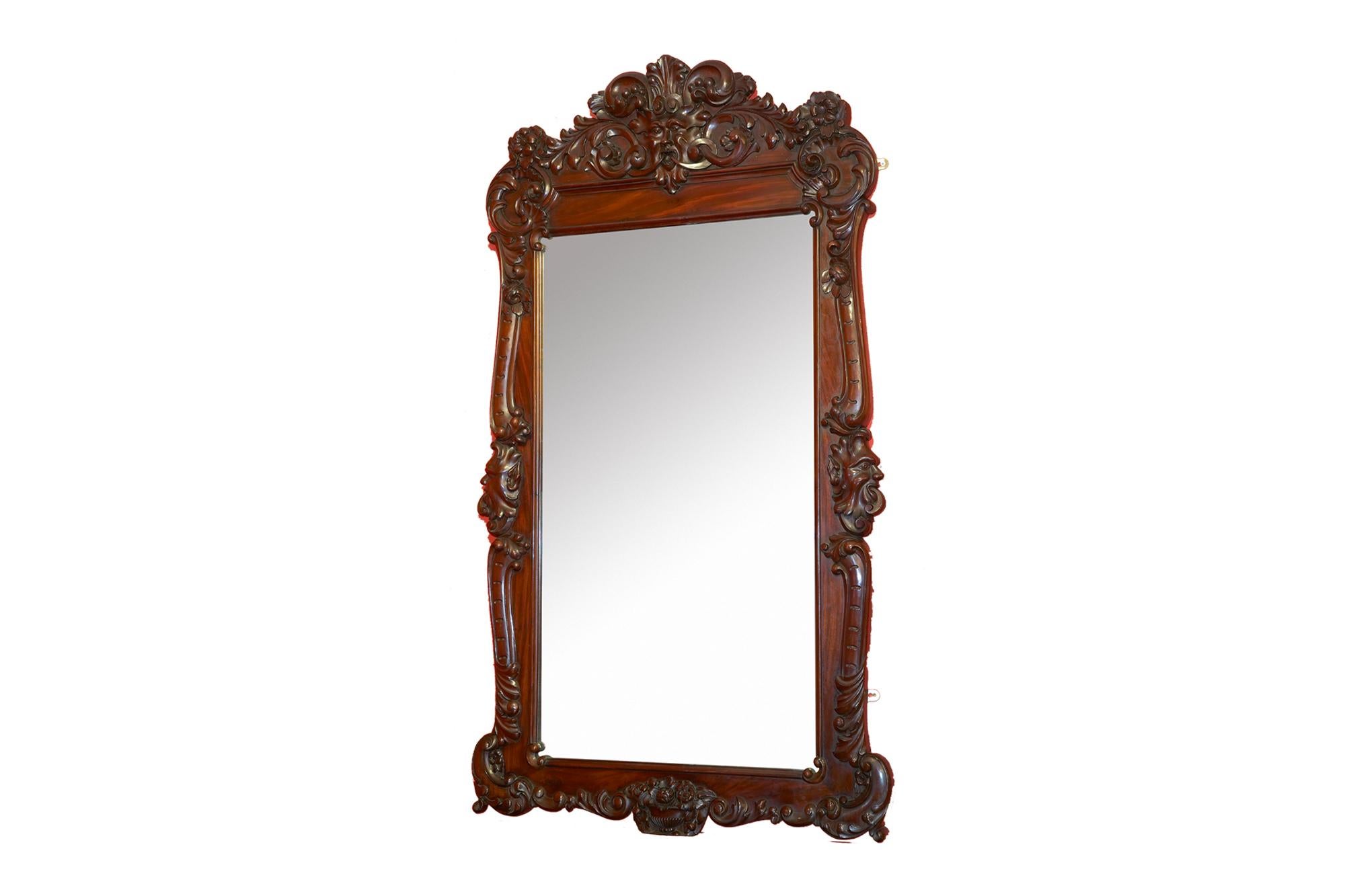 Mid 19th Century Irish Mahogany Carved Wall Mirror In Excellent Condition For Sale In Dublin 8, IE
