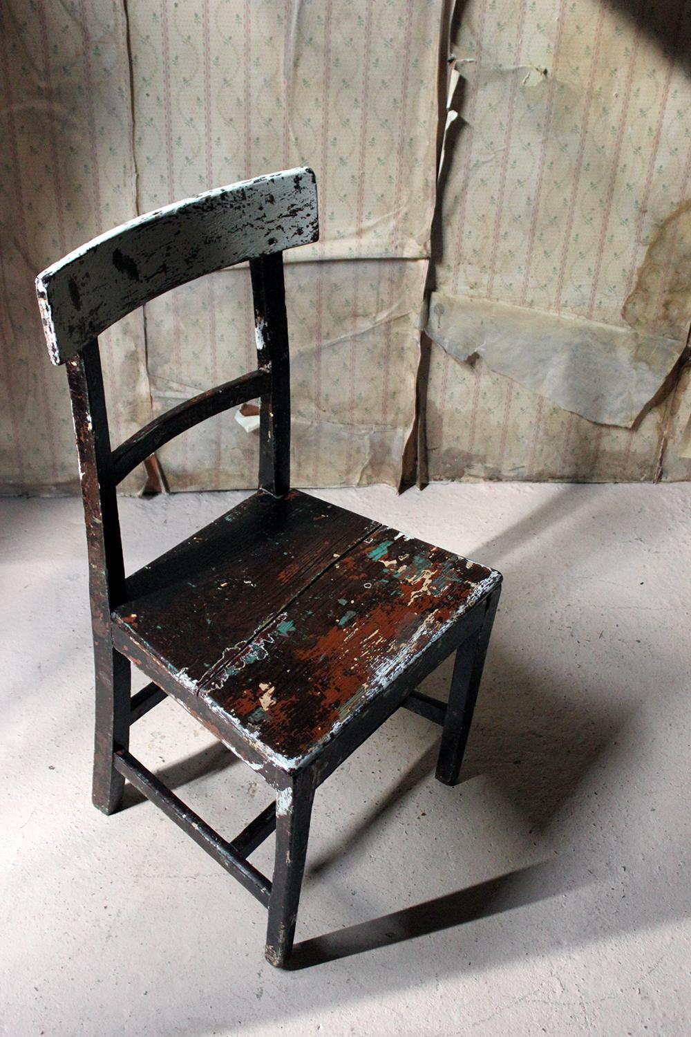 Early Victorian Mid-19th Century Irish Painted Carpenters Side Chair, circa 1840